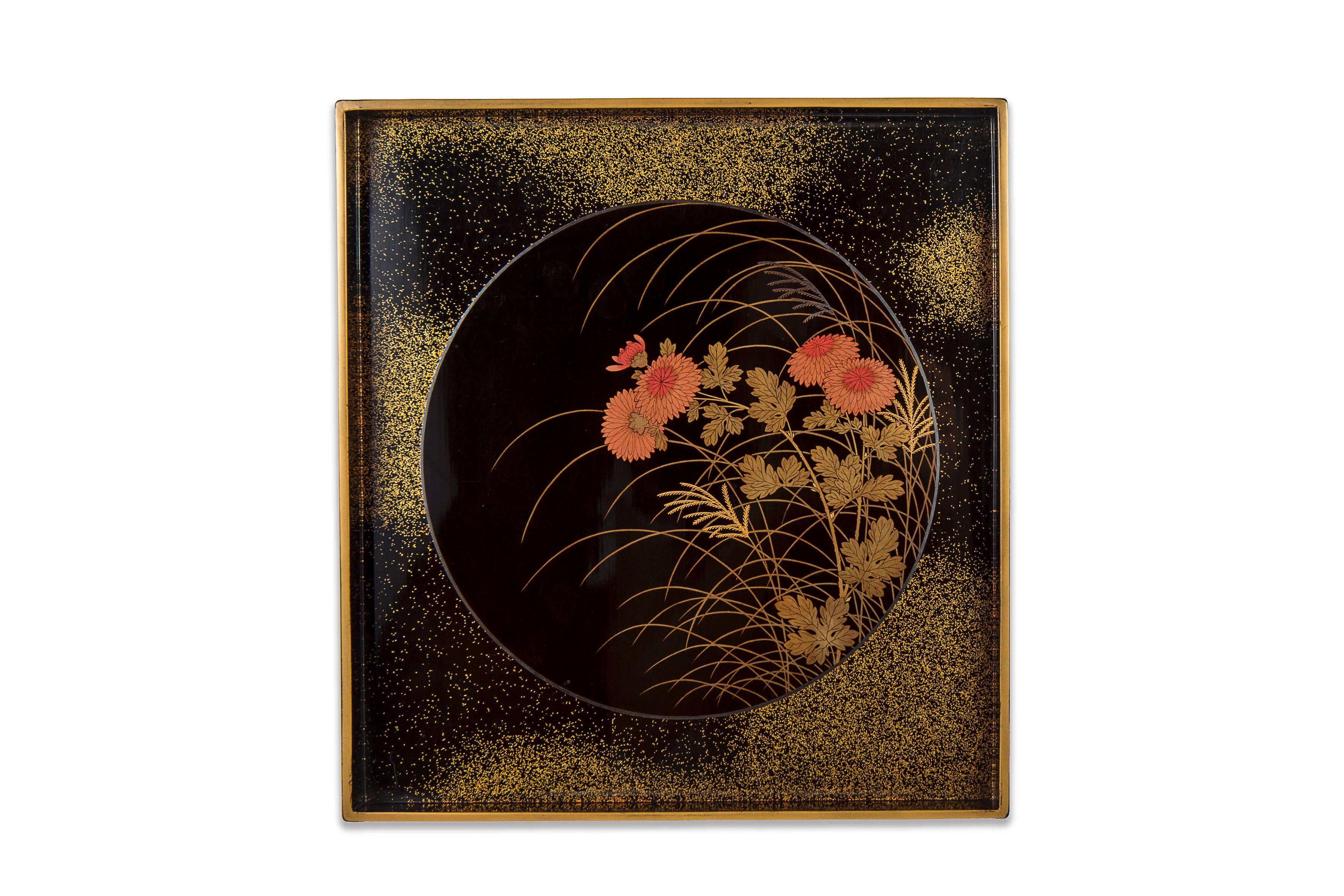 19th Meiji Japanese Lacquered Suzuribako with Bush Warbler, Writing Box In Excellent Condition In Paris, FR