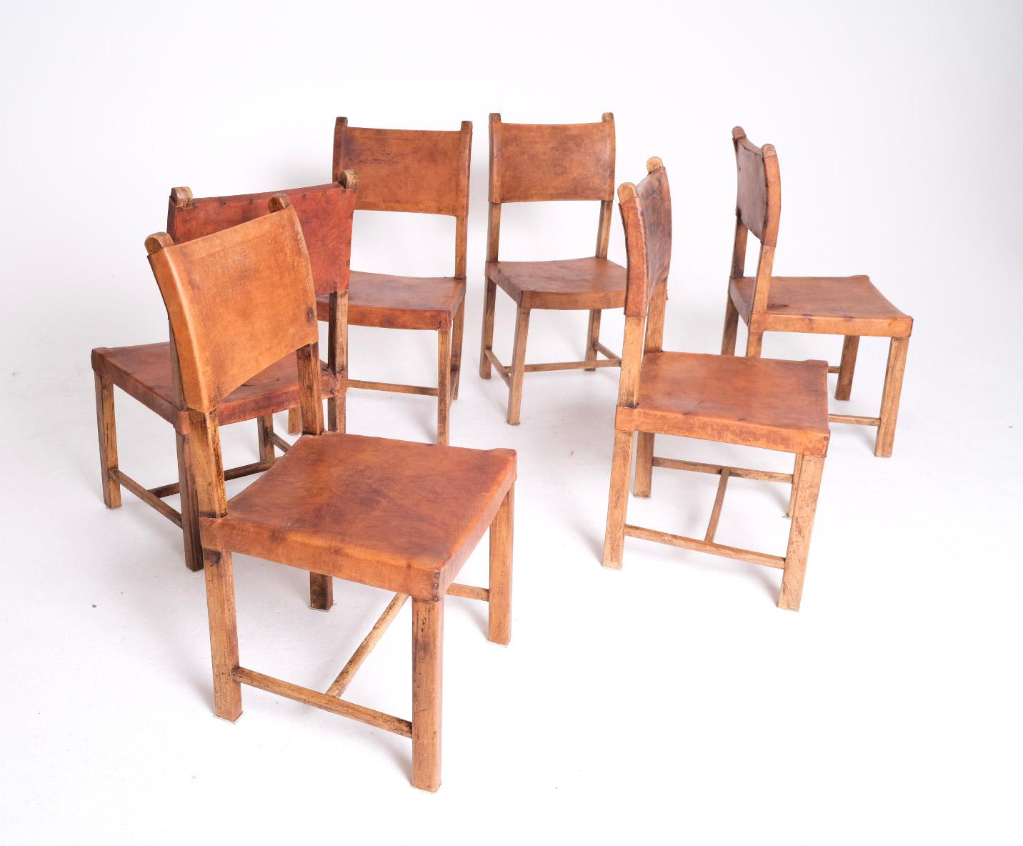 Espagnol Chaises de salle à manger de monastère espagnol du XVIIIe siècle en cuir et Wood en vente