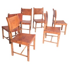 Sillas de Comedor de Monasterio Español del Siglo XVIII en Piel y Madera