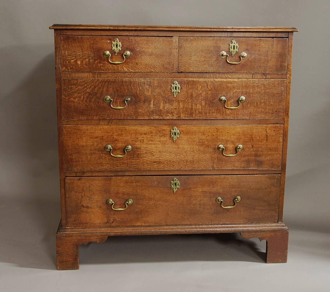 English Late 18th Century Oak Chest of Drawers of Fine Patina