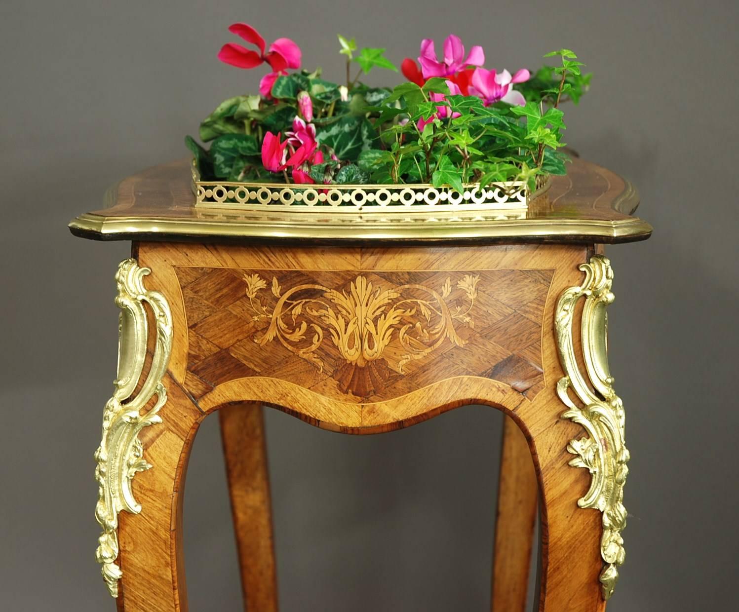 Boxwood Edwards & Roberts Inlaid Plant Stand or Jardiniere