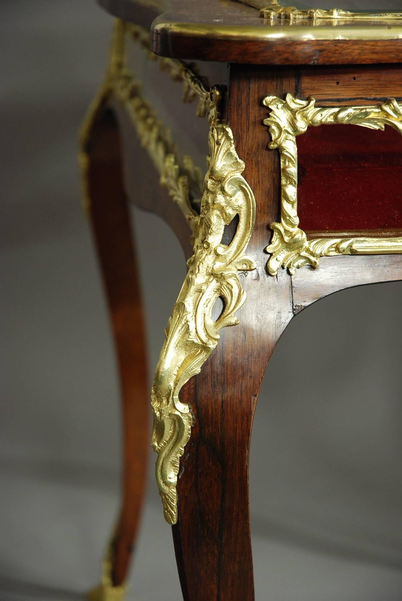 19th Century English Rosewood Freestanding Bijouterie Table of Large Proportions For Sale 2