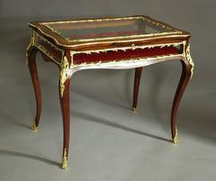 19th Century English Rosewood Freestanding Bijouterie Table of Large Proportions