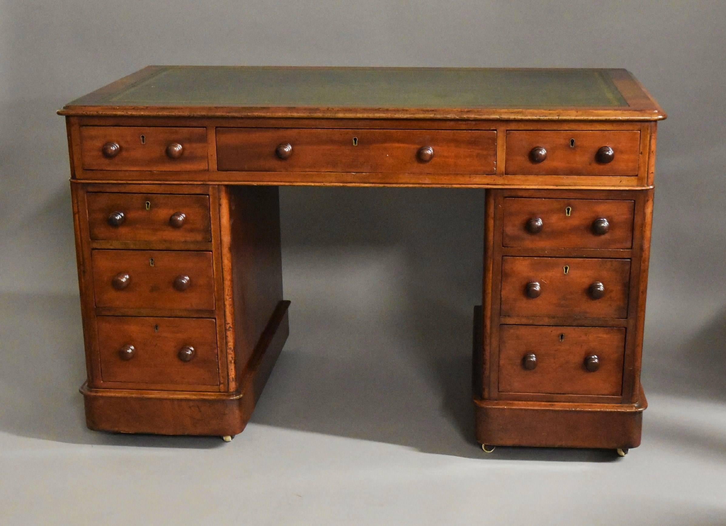 Late 19th Century Mahogany Pedestal Desk of Small Proportions 1