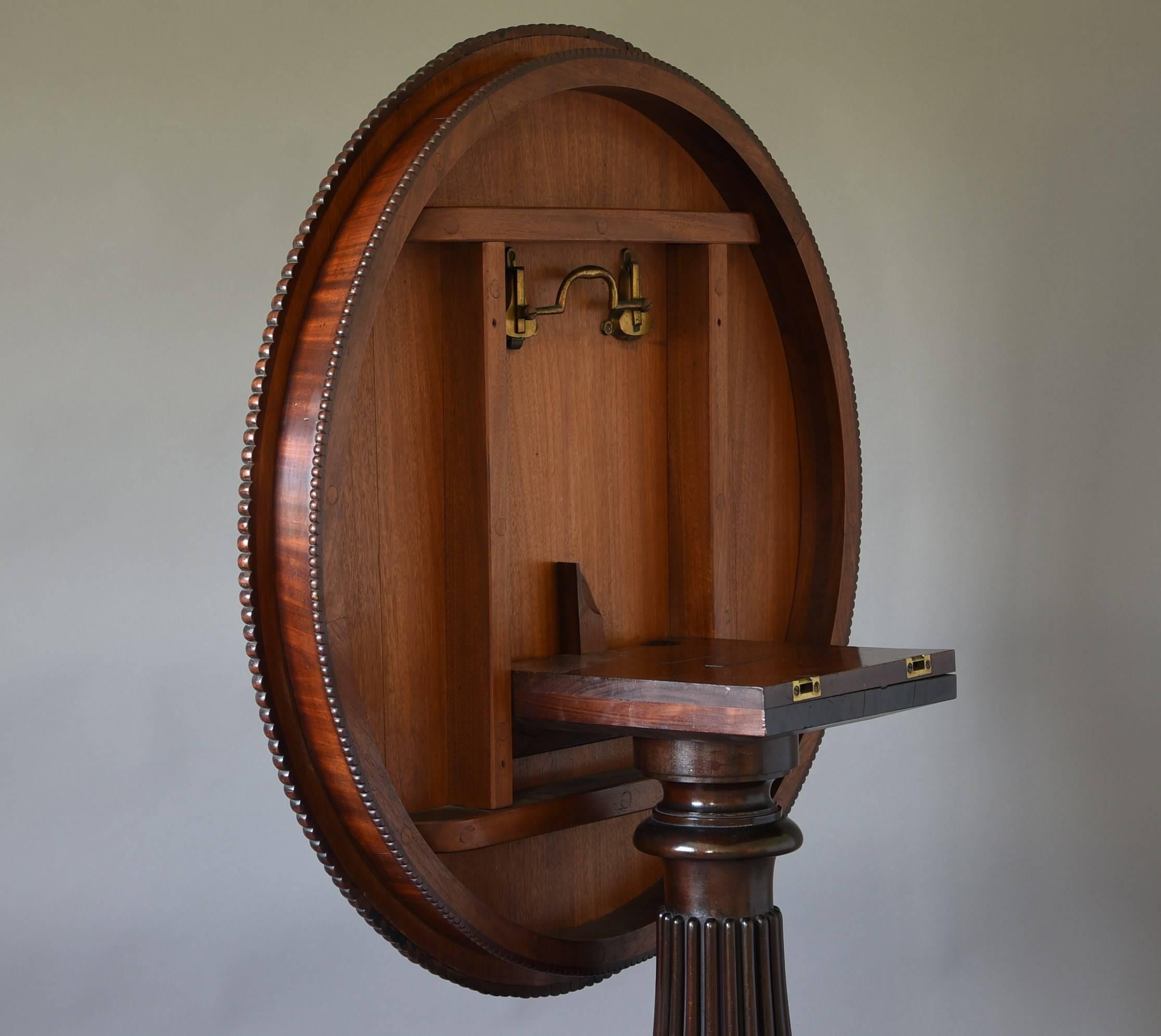 19th Century Mahogany Tilt-Top Centre Table in the Manner of Gillows 5