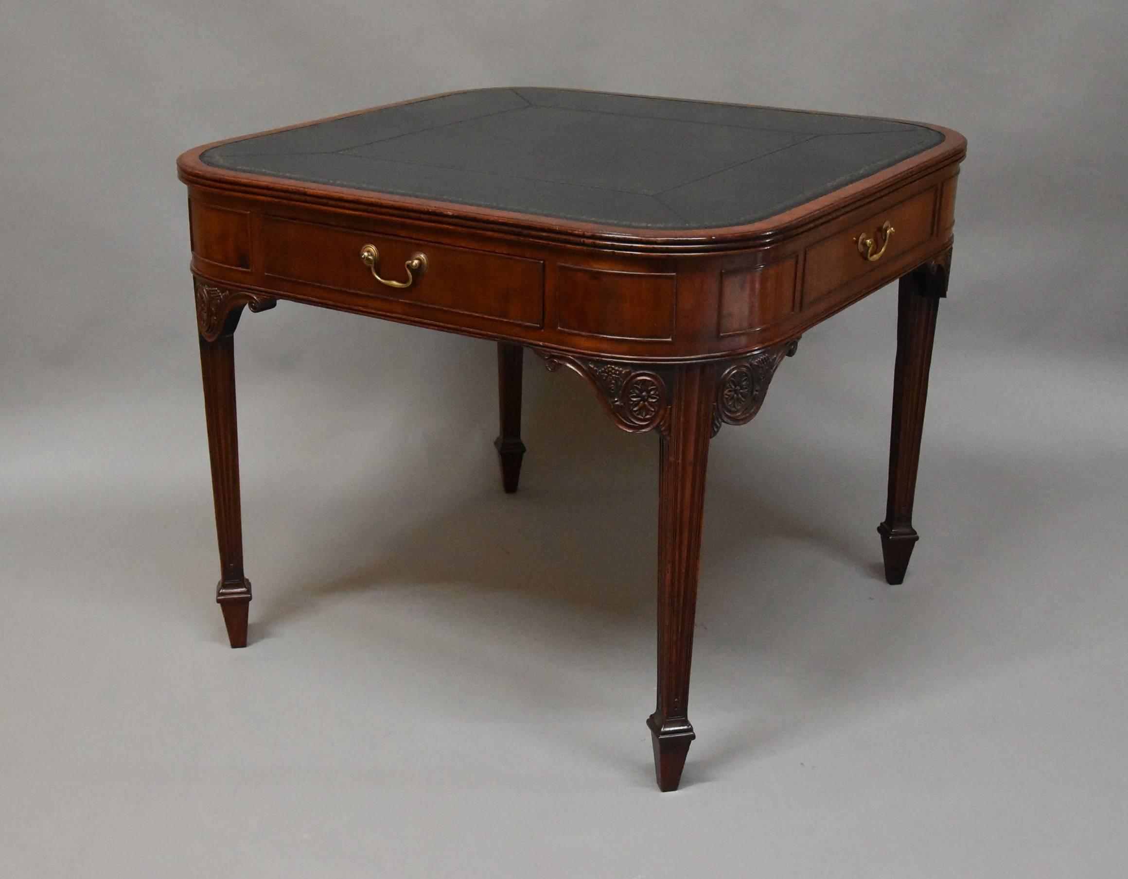 English Mid-Late 19th Century Writing Table of Unusual Form In Excellent Condition In Suffolk, GB