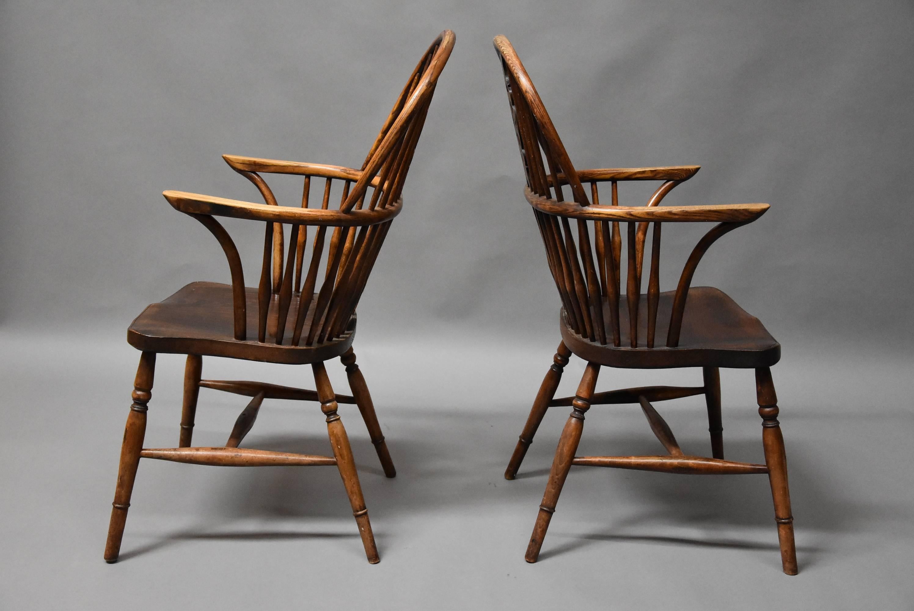 Set of Four Early 20th Century Ash and Elm Wheelback Windsor Chairs For Sale 4