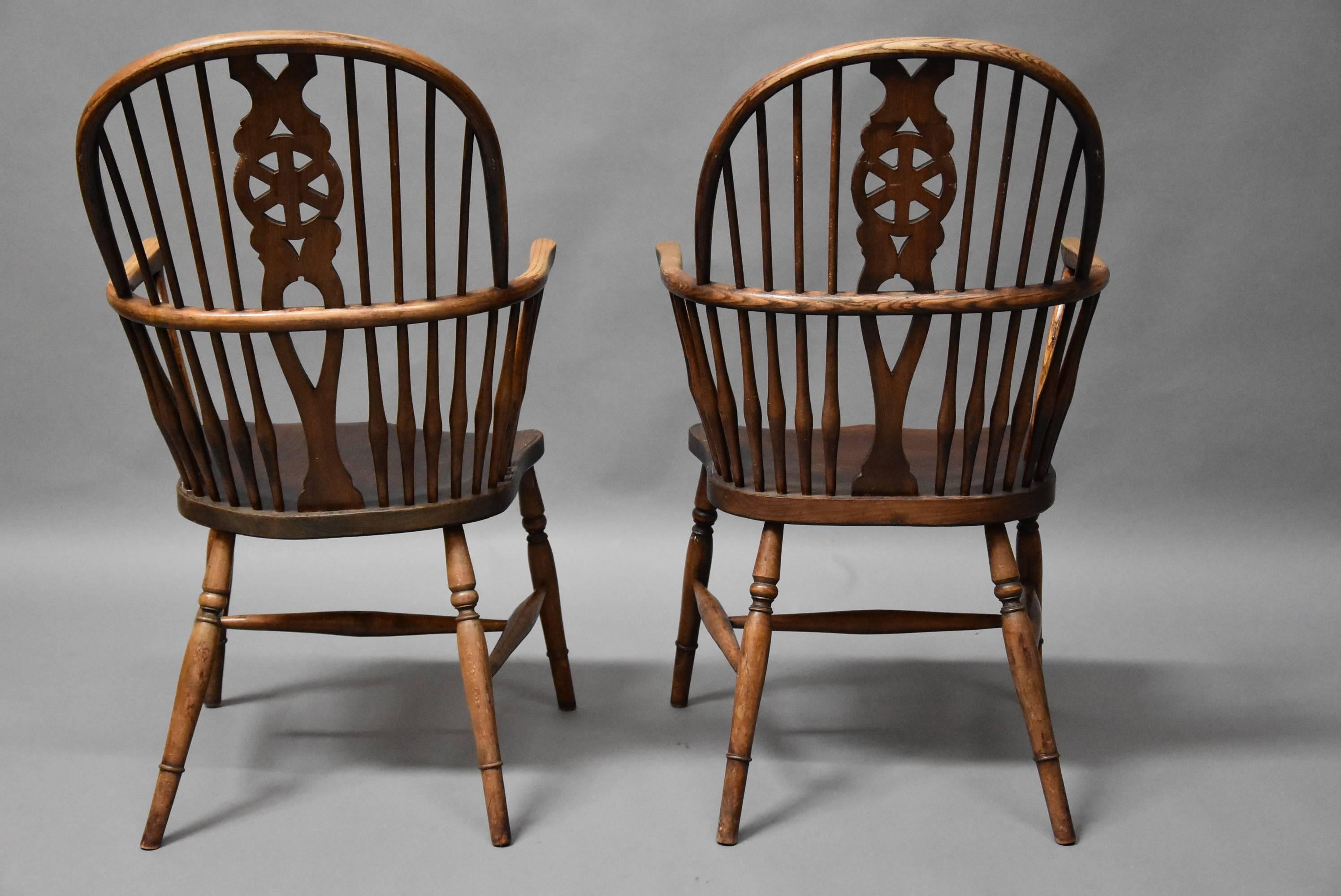 Set of Four Early 20th Century Ash and Elm Wheelback Windsor Chairs For Sale 5