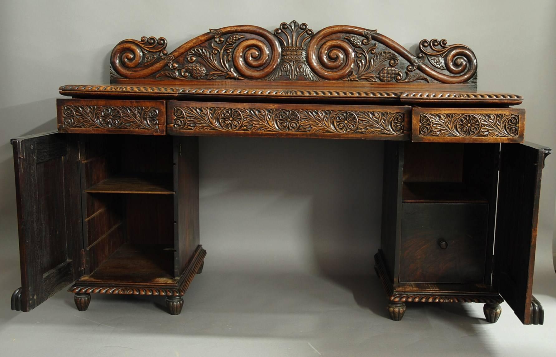 19th Century Anglo-Indian Padouk Pedestal Sideboard of Superb Patina In Excellent Condition In Suffolk, GB