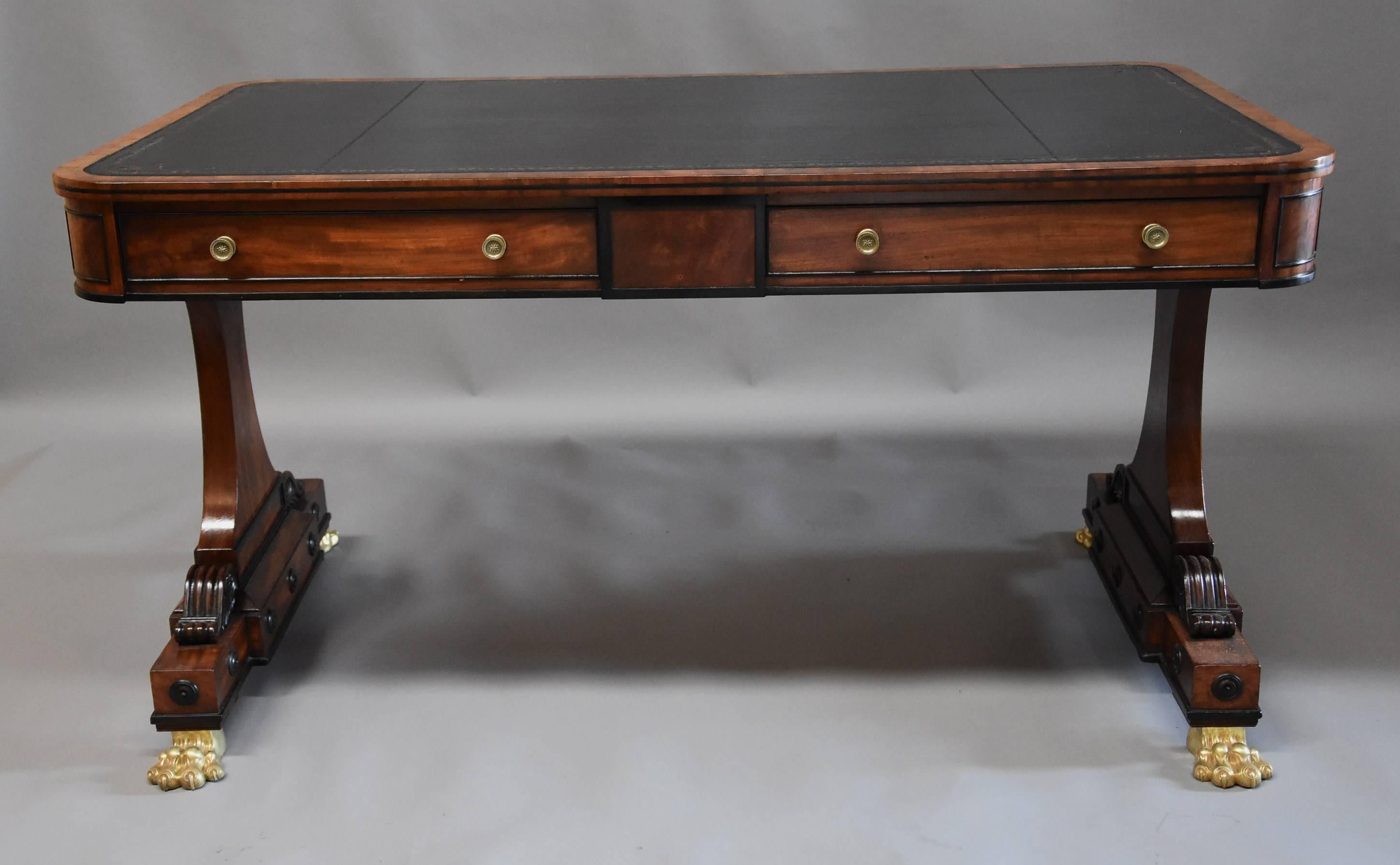 Fine Quality Regency Mahogany Writing Table of Rectangular Form In Excellent Condition In Suffolk, GB