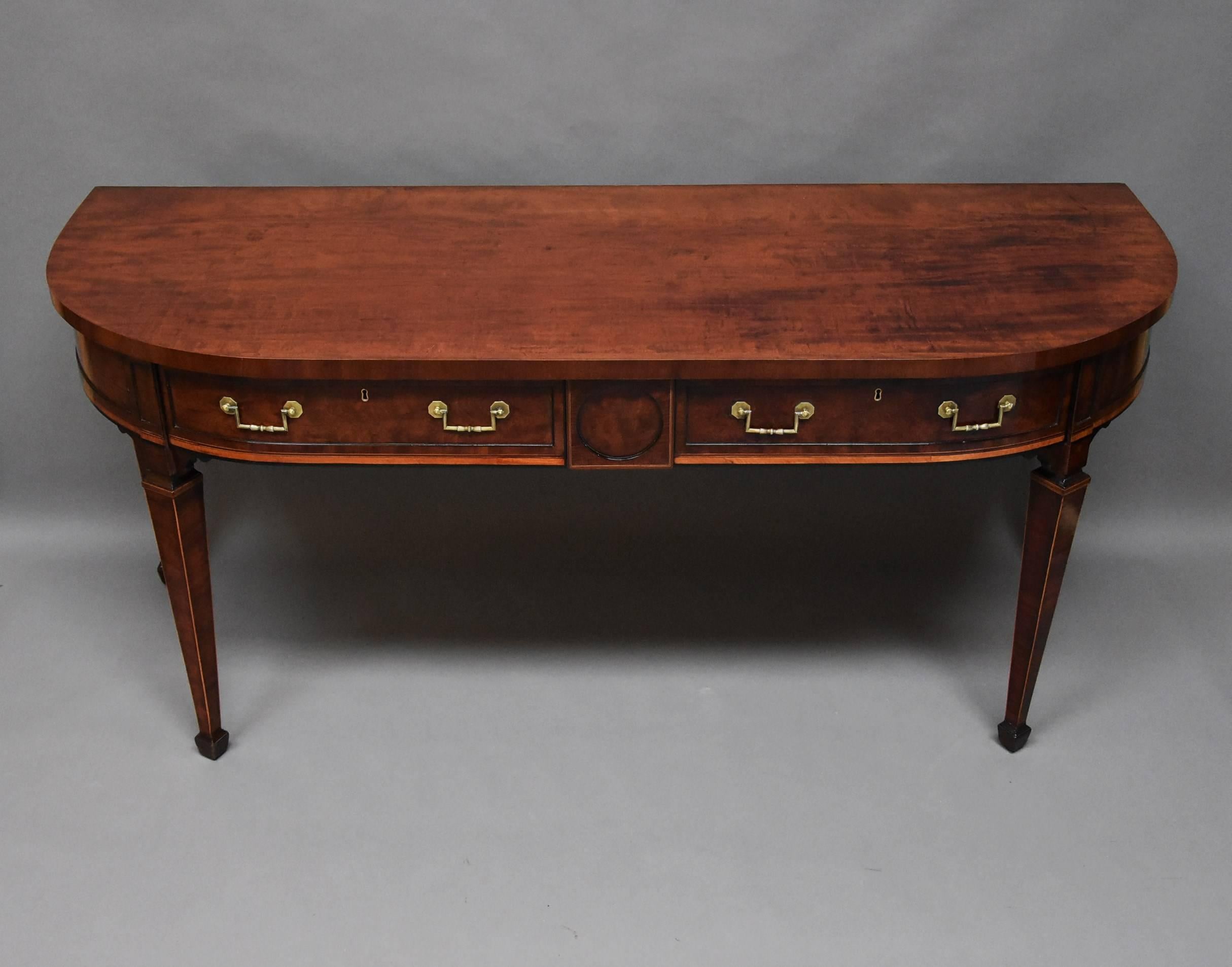Rare and Fine Quality Late 18th Century Sheraton Period Mahogany Side Server In Good Condition For Sale In Suffolk, GB