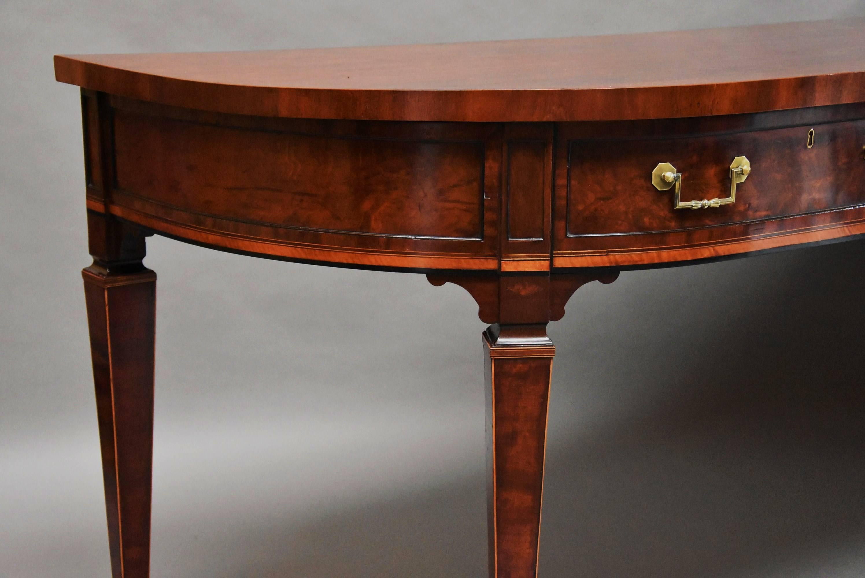 Rare and Fine Quality Late 18th Century Sheraton Period Mahogany Side Server For Sale 4