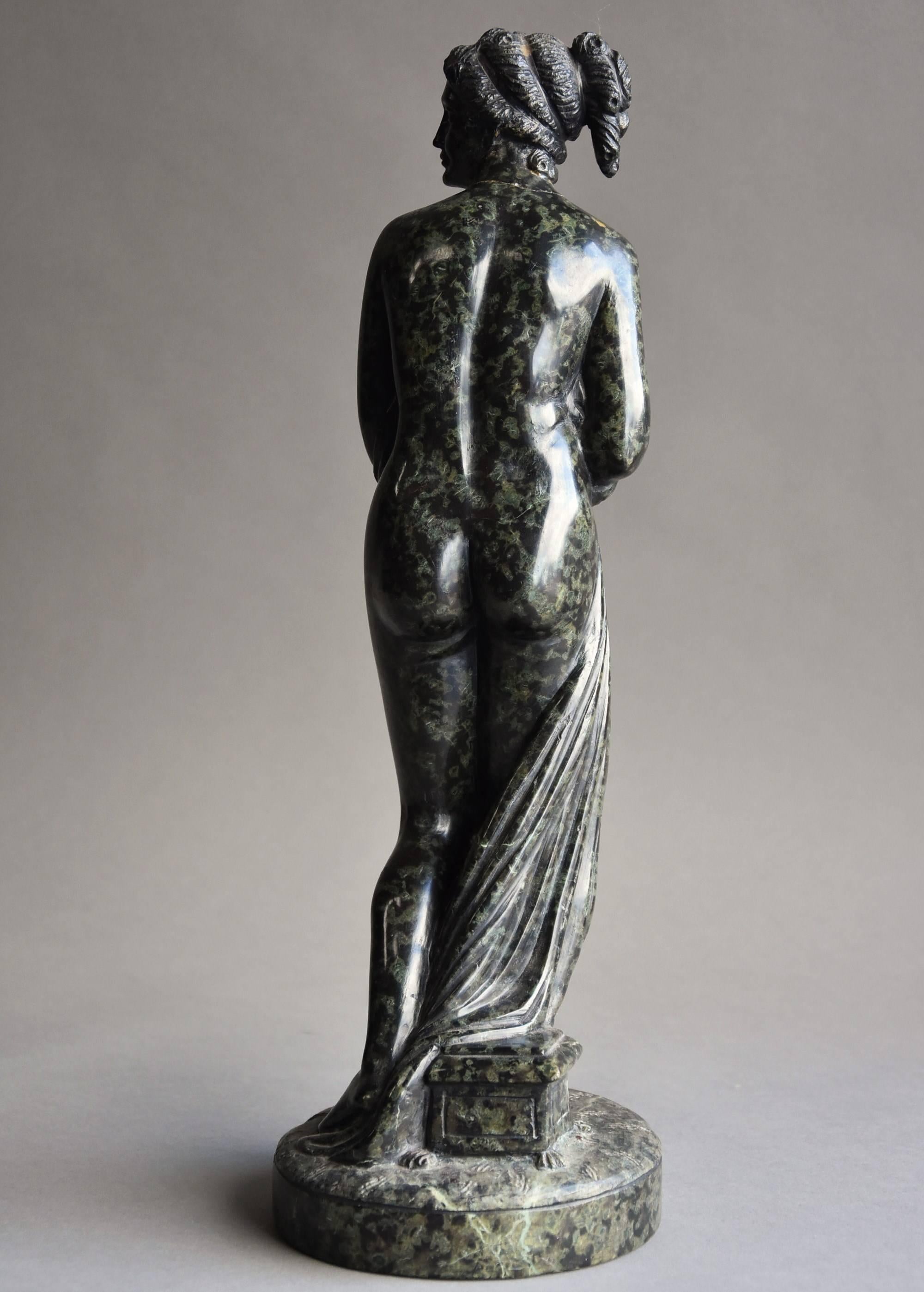 Italian 19th Century Grand Tour Serpentine Figure of Venus Italica after Antonio Canova For Sale