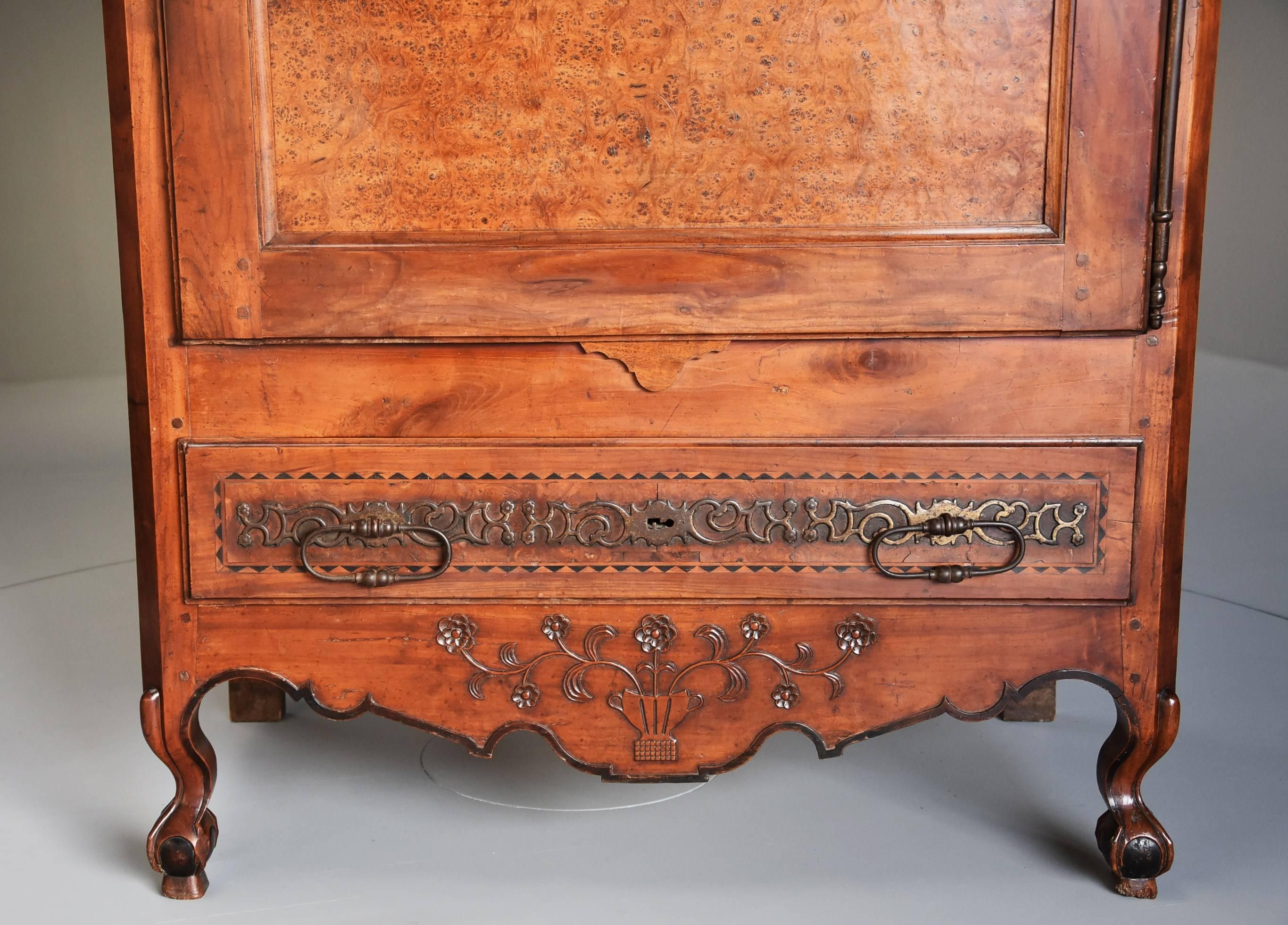 Late 18th Century Louis XV Fruitwood & Burr Elm Bonnetiere of Superb Patina For Sale 3