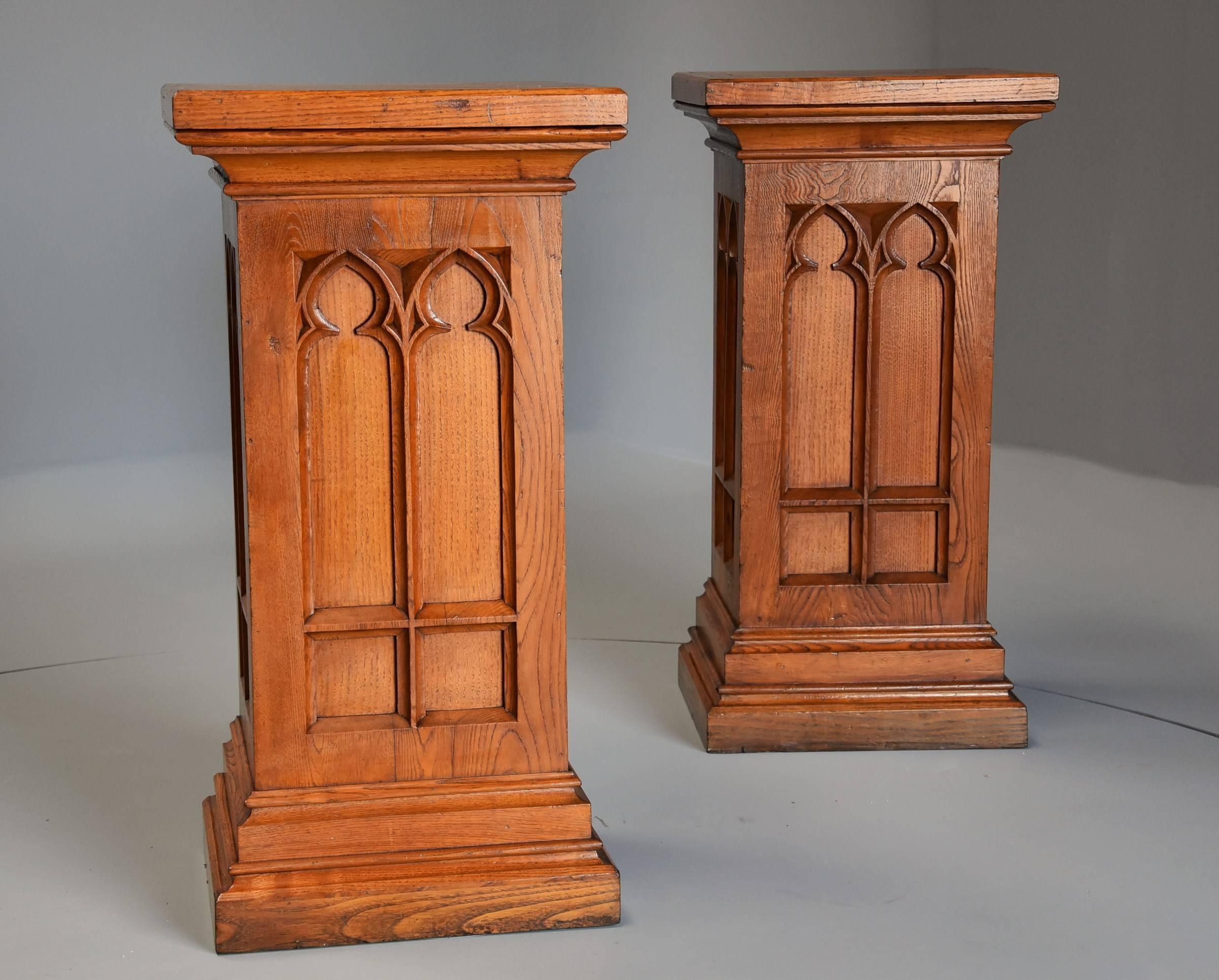 English Pair of 19th Century Ash Pedestals in the Gothic Style of Good Patina For Sale