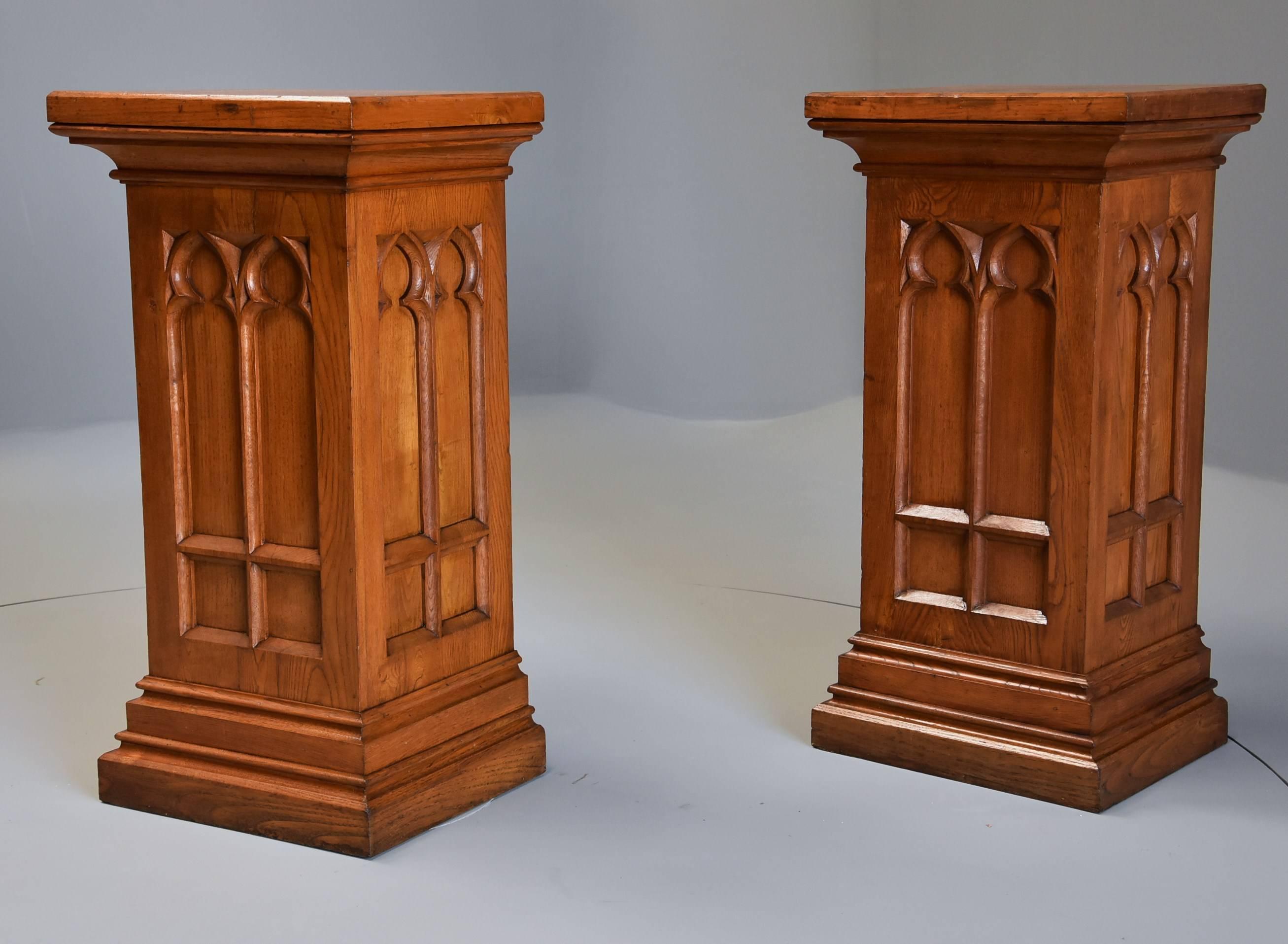 Pair of 19th Century Ash Pedestals in the Gothic Style of Good Patina In Good Condition For Sale In Suffolk, GB