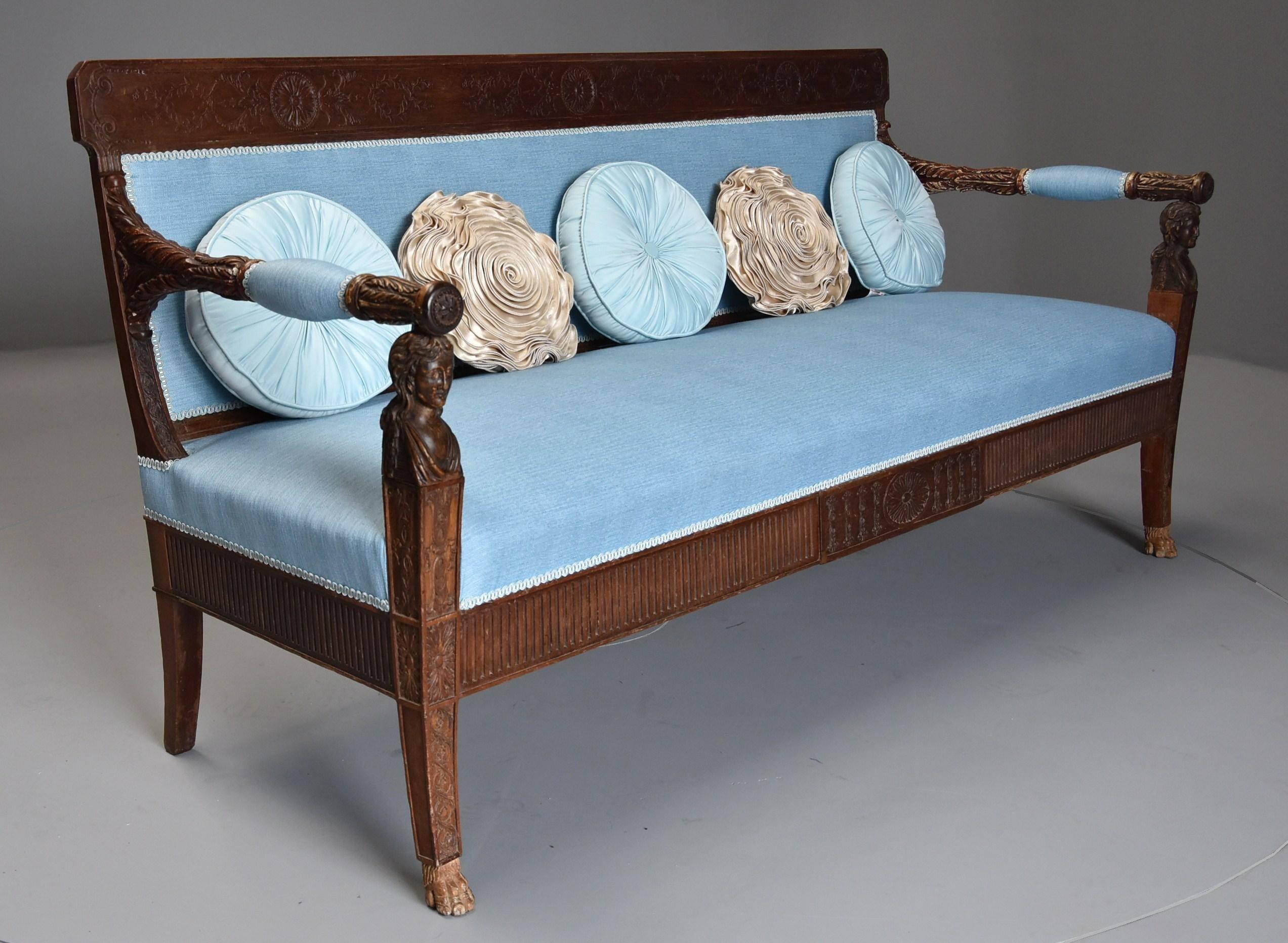 Late 18th Century Rare Walnut Italian Sofa 'Canape' of Neoclassical Design For Sale 1