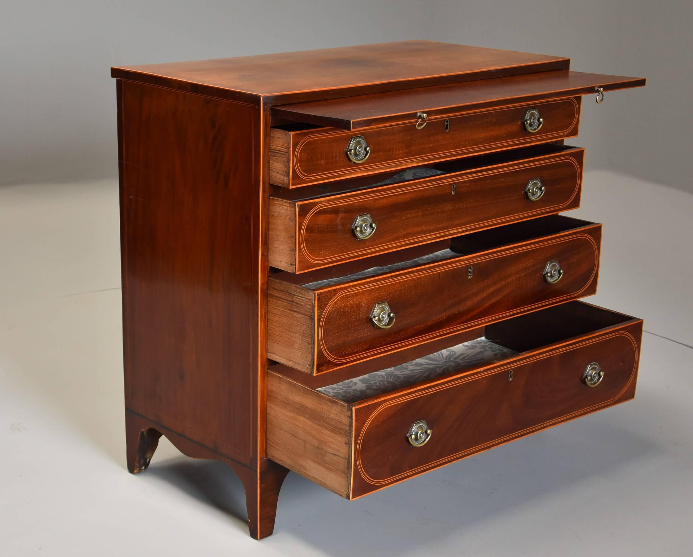 19th Century Mahogany Chest of Drawers in the Hepplewhite Style by Druce & Co In Good Condition For Sale In Suffolk, GB