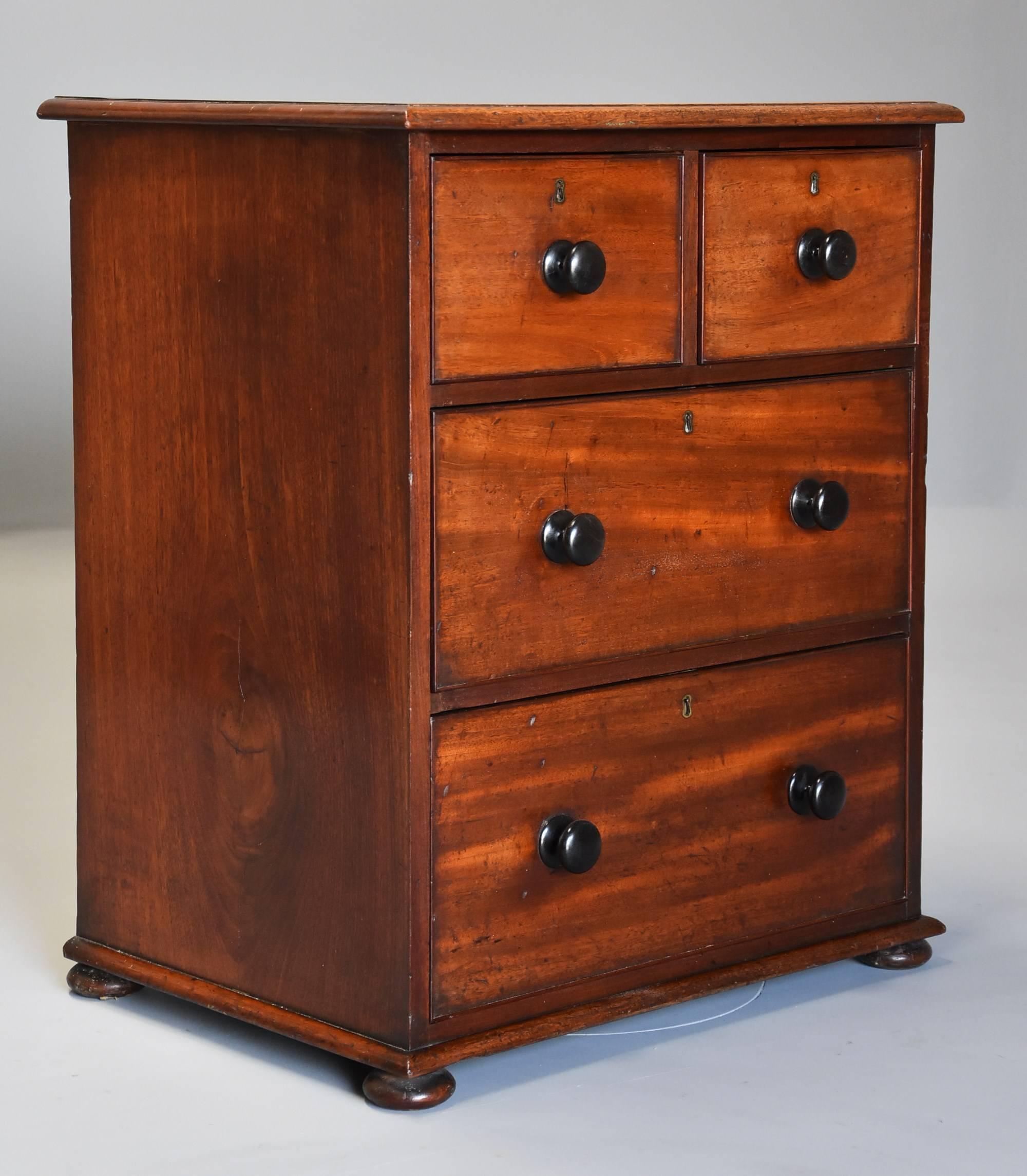 English Small Mid-19th Century Mahogany Chest of Drawers with Superb Patina For Sale