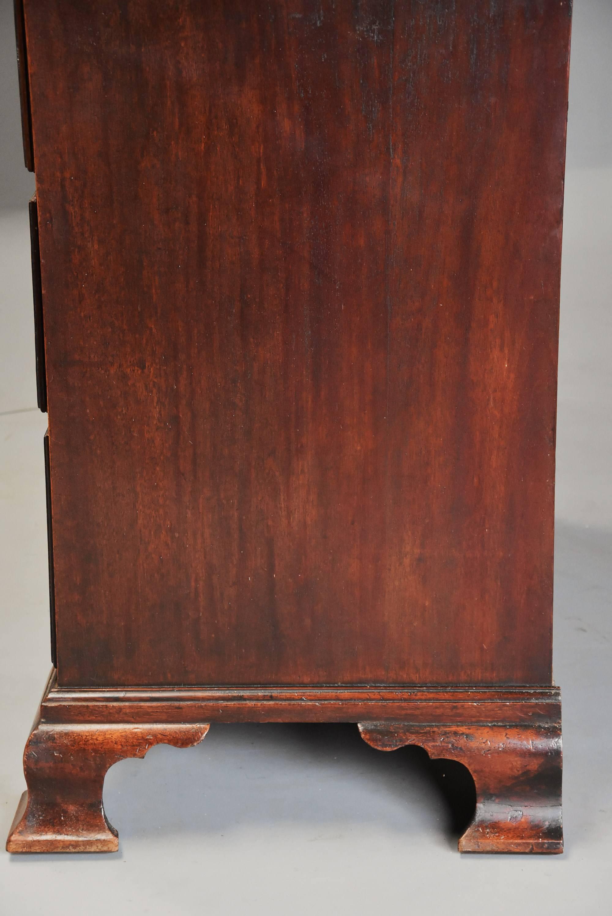 Mid-18th Century Mahogany Chest on Chest with Superb Original Patina For Sale 4