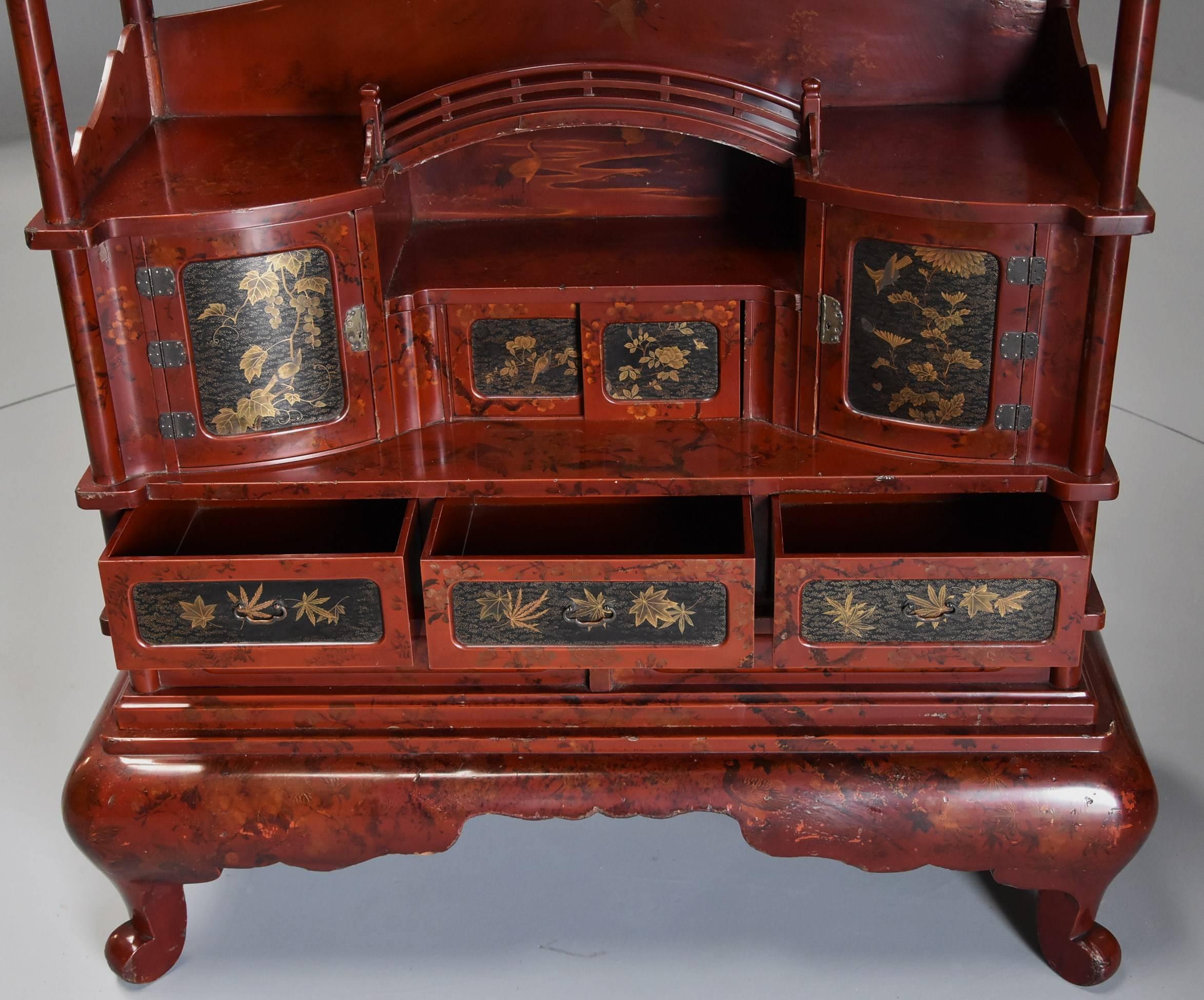 Early 20th Century Japanese Red Lacquered Shodana Cabinet 4