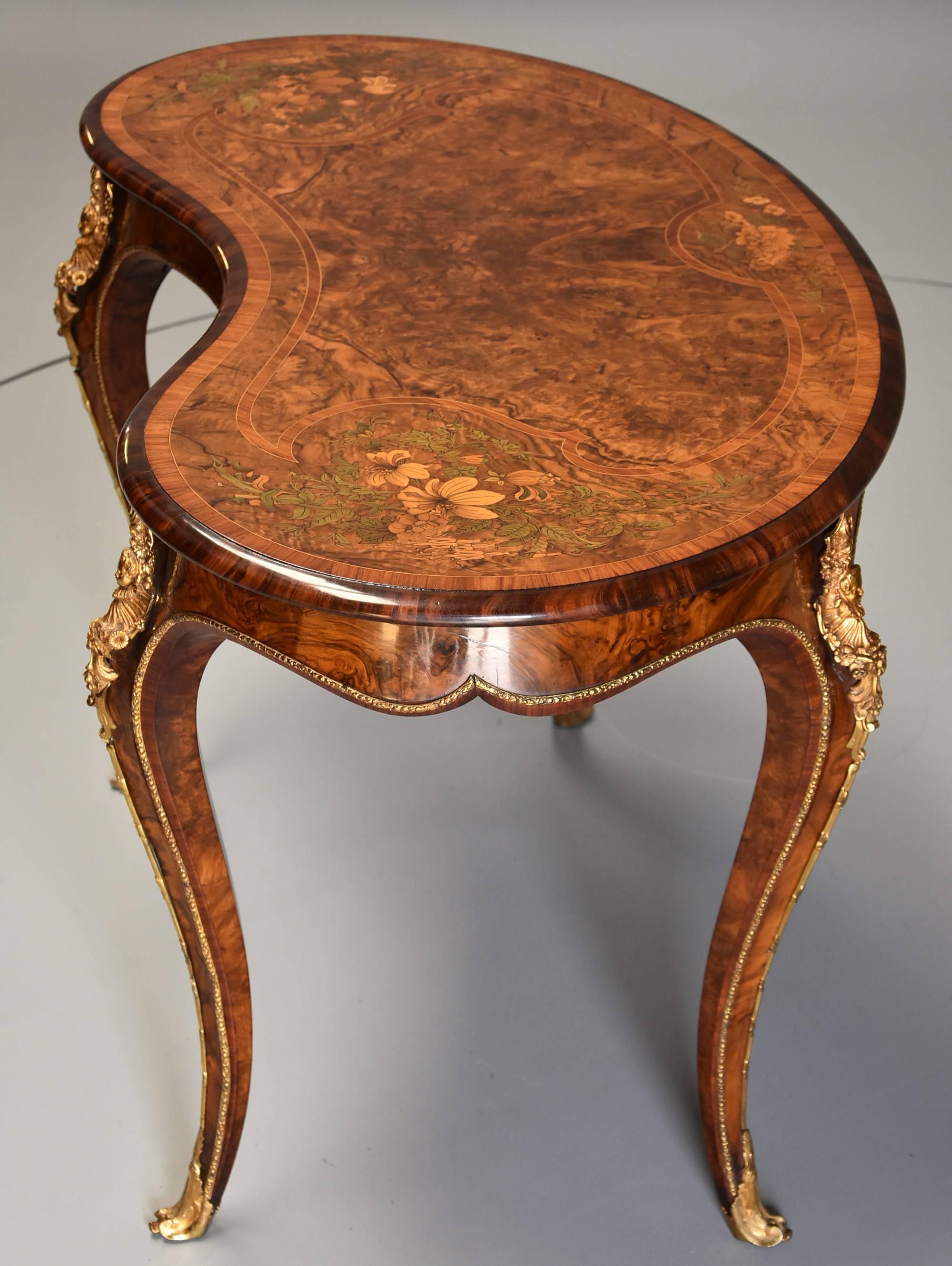 Superb Quality Mid-19th Century Burr Walnut and Marquetry Kidney Shape Table For Sale 1