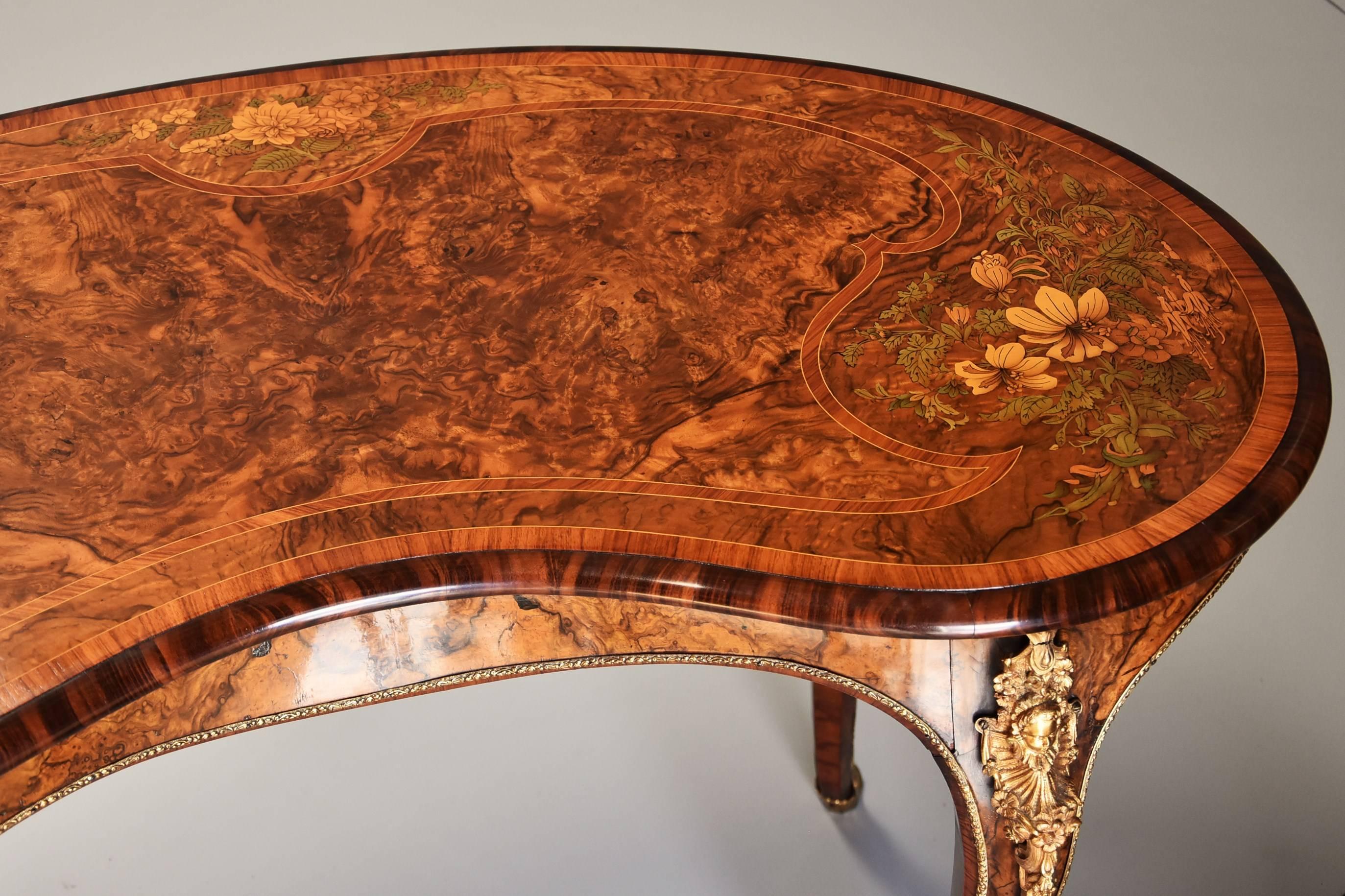Superb Quality Mid-19th Century Burr Walnut and Marquetry Kidney Shape Table For Sale 2