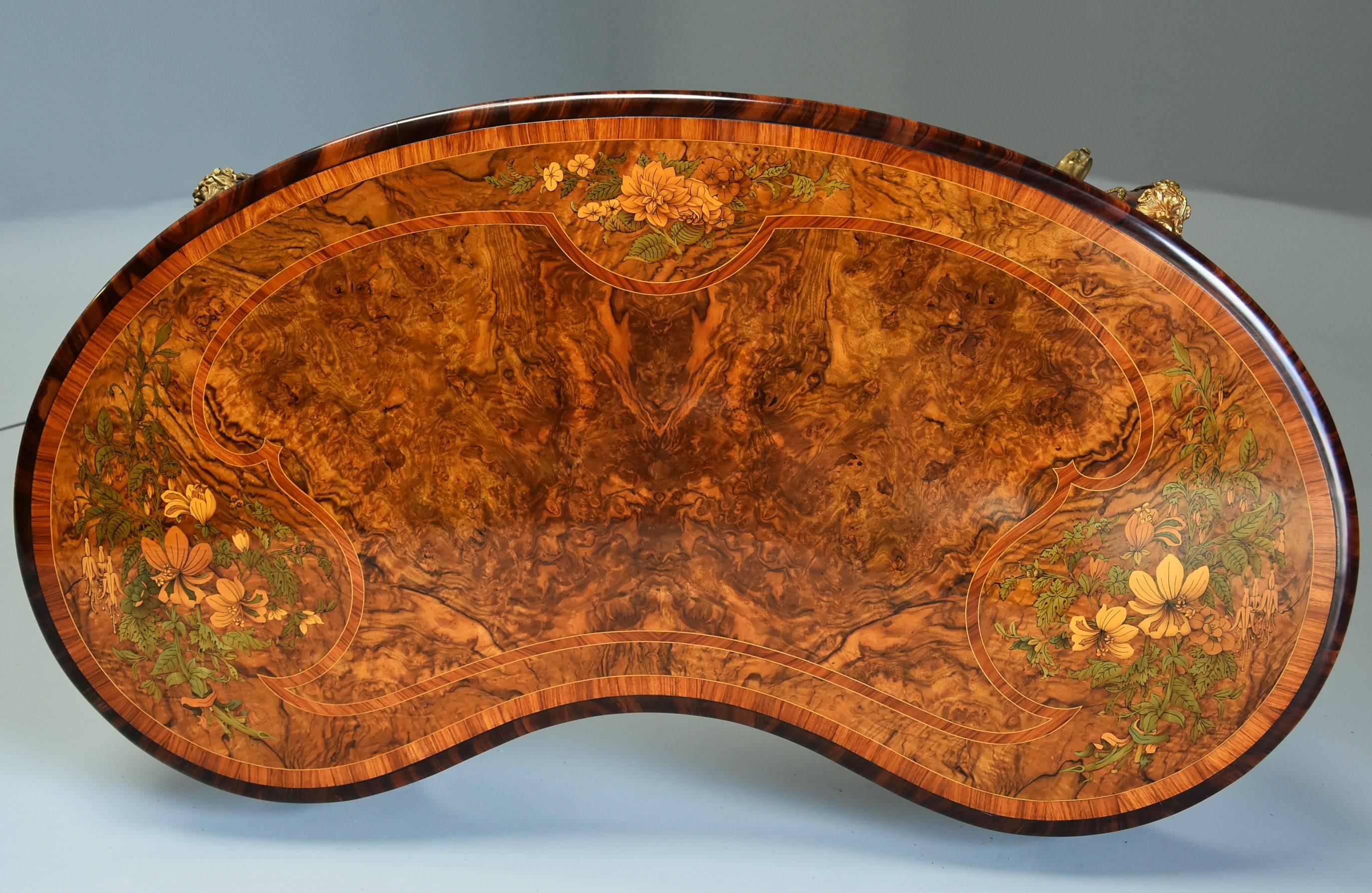 Superb Quality Mid-19th Century Burr Walnut and Marquetry Kidney Shape Table For Sale 3