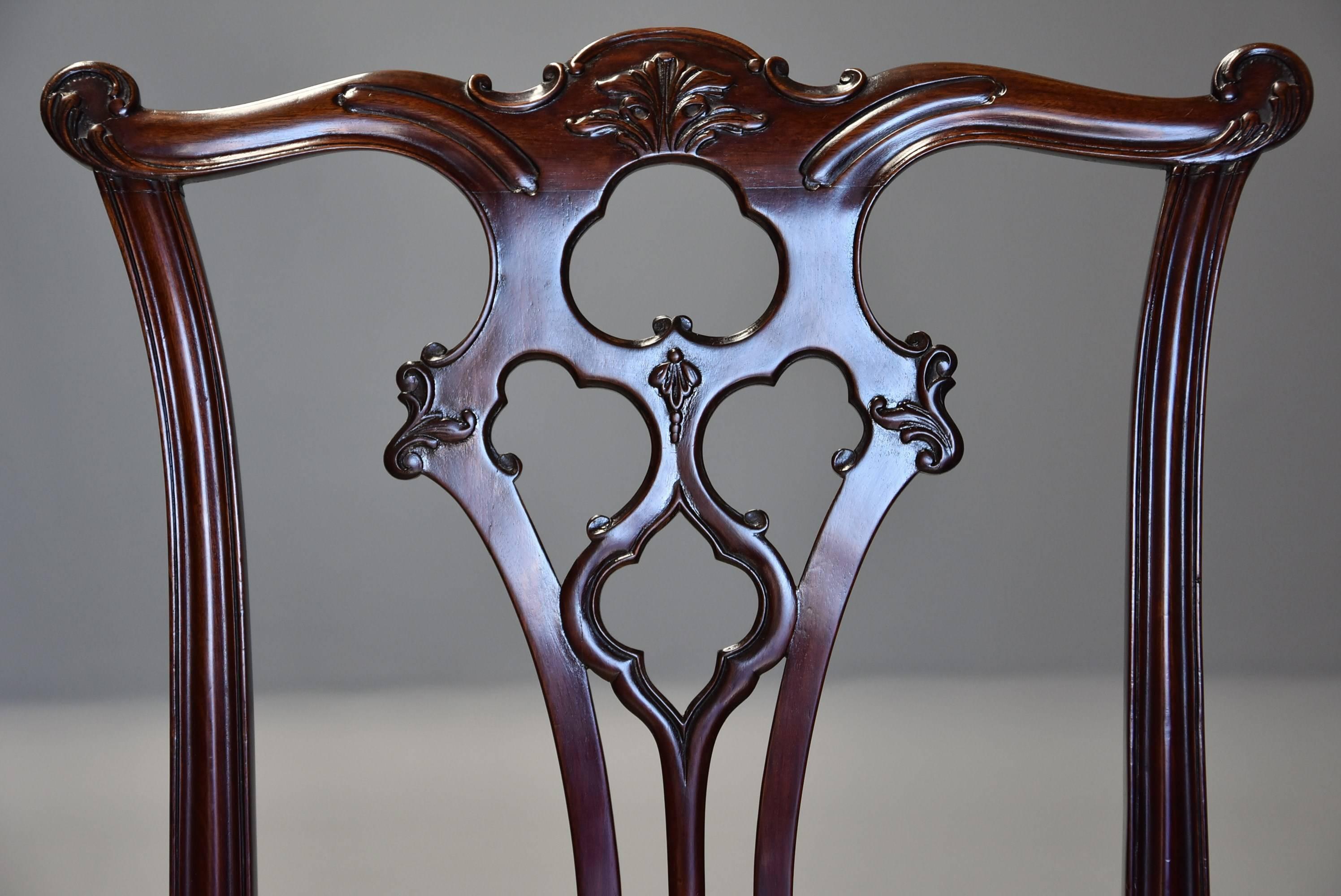 Set of Eight Late 19th Century Chippendale Style Mahogany Dining Chairs For Sale 2
