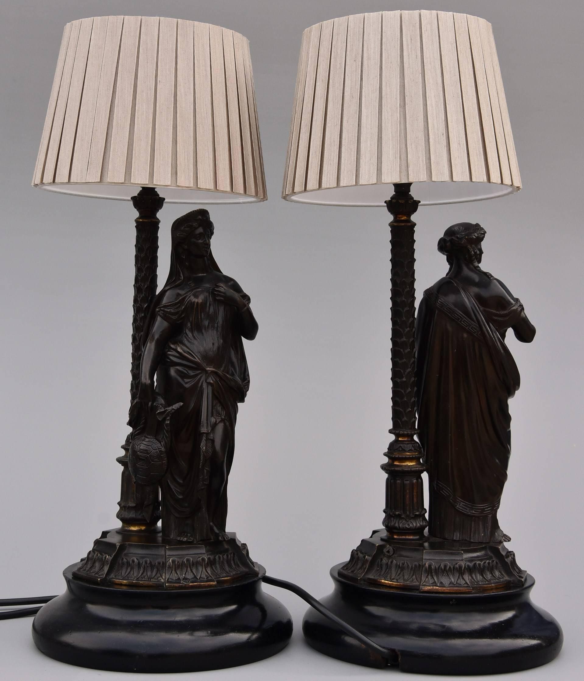 English Pair of Bronze Table Lamps in the Form of Classical Grecian Figures For Sale