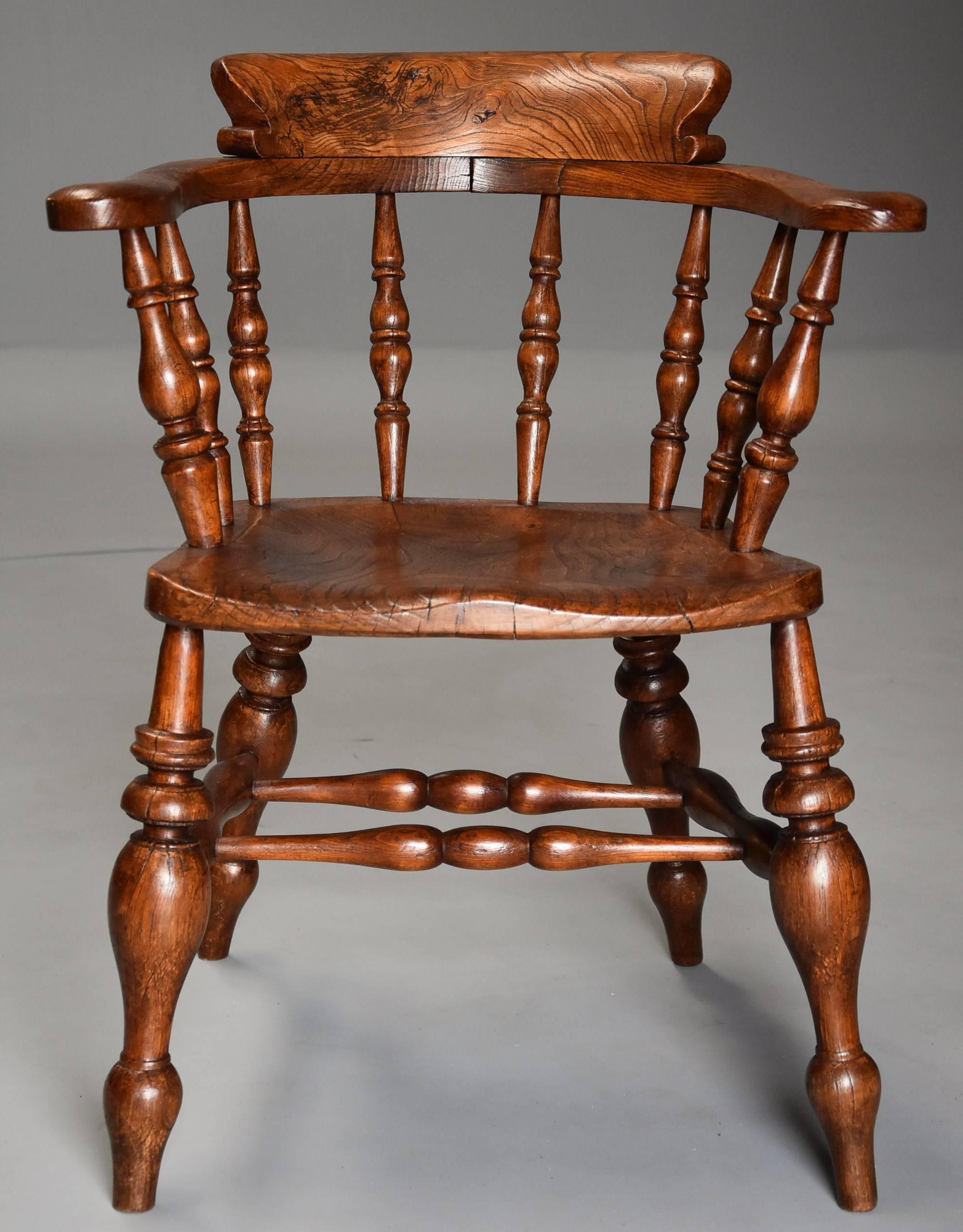 Set of Six Mid-19th Century Nicely Figured Elm Smokers Bow Windsor Chairs 2