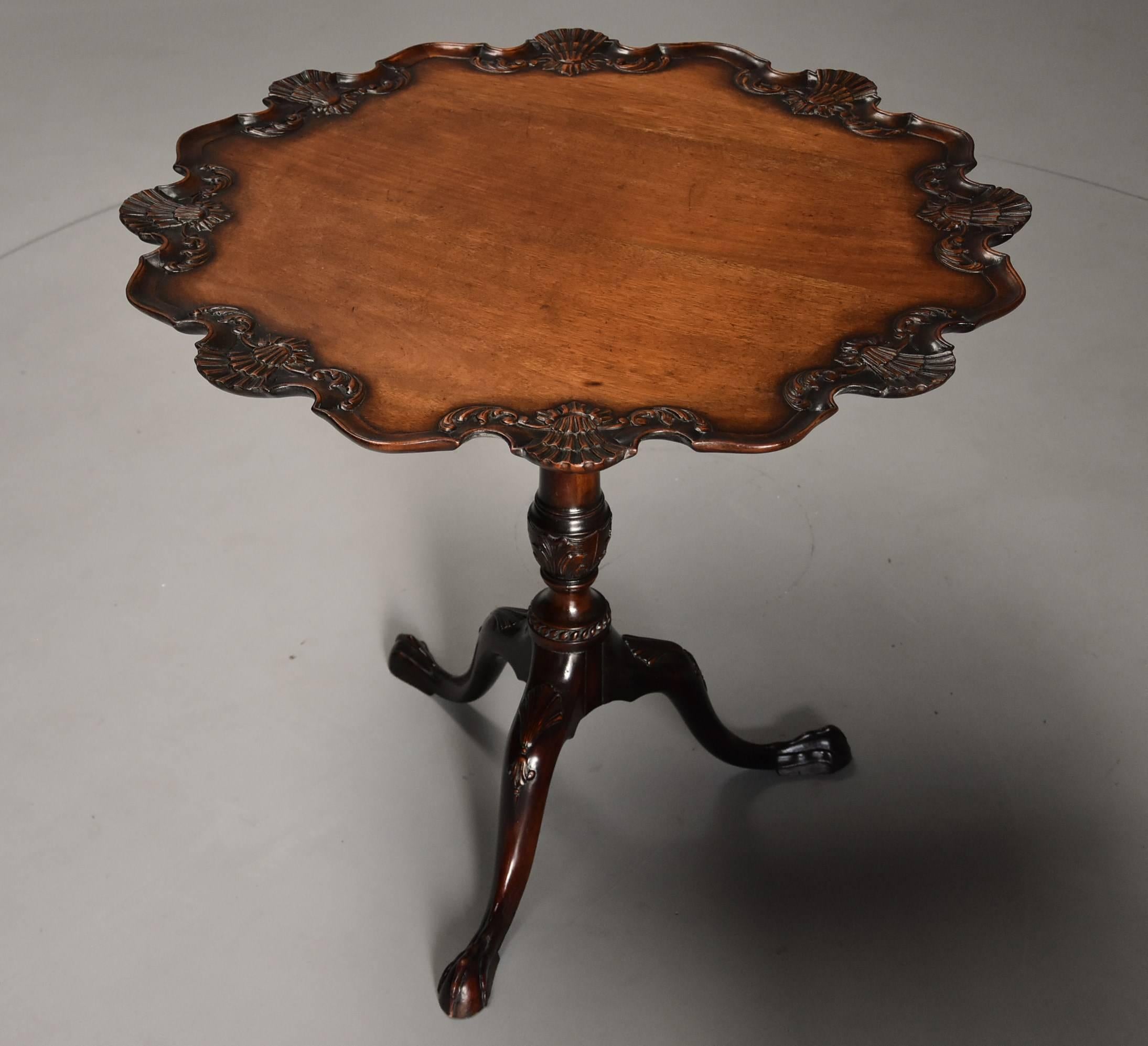 Chippendale Style Mahogany Piecrust Tilt-Top Tea Table with Tripod Base In Good Condition For Sale In Suffolk, GB