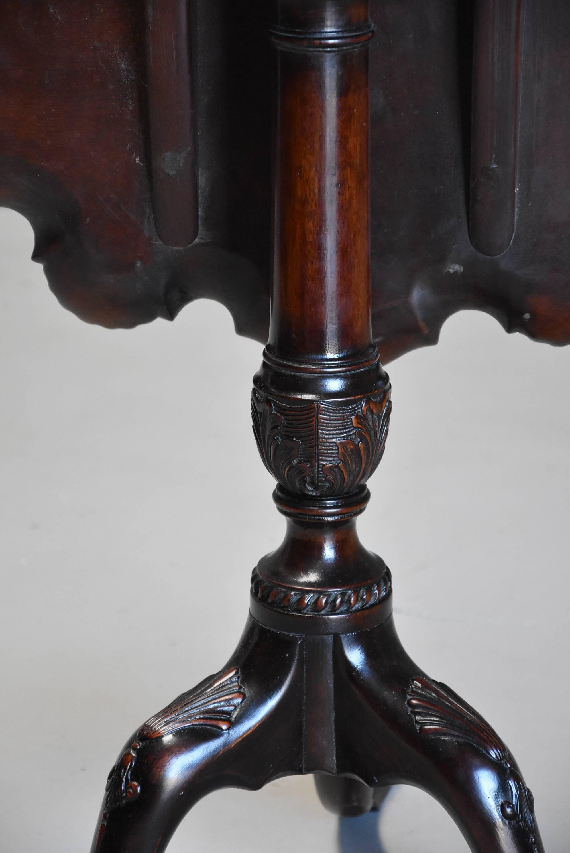 Chippendale Style Mahogany Piecrust Tilt-Top Tea Table with Tripod Base For Sale 5