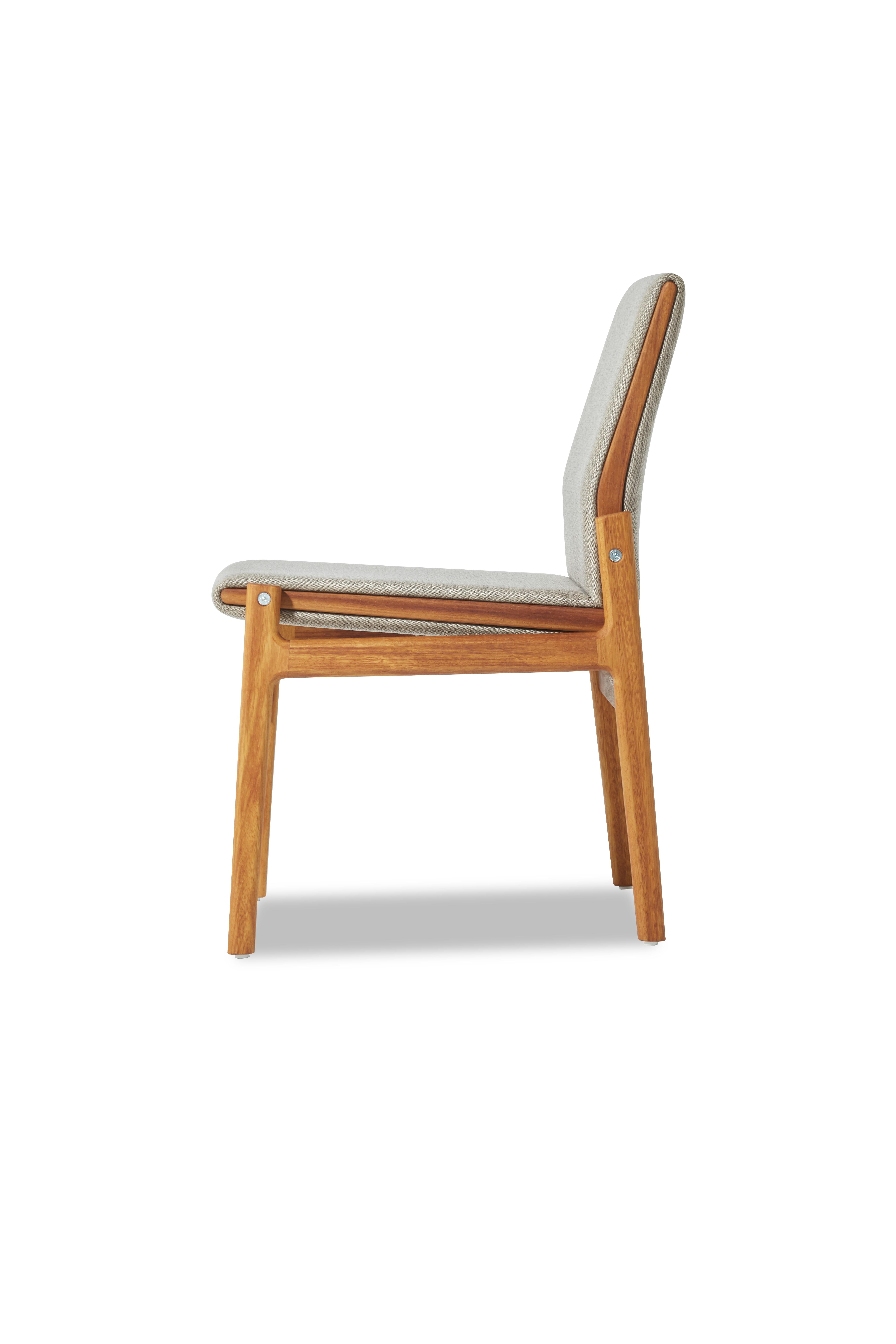 Moderno Sedia da pranzo per esterni IVAR in massello di Iroko Taupe di Contemporary Design/One in vendita