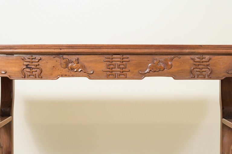 Chinesischer Hartholz-Altartisch, späte Qing-Dynastie, um 1900 (Frühes 20. Jahrhundert) im Angebot