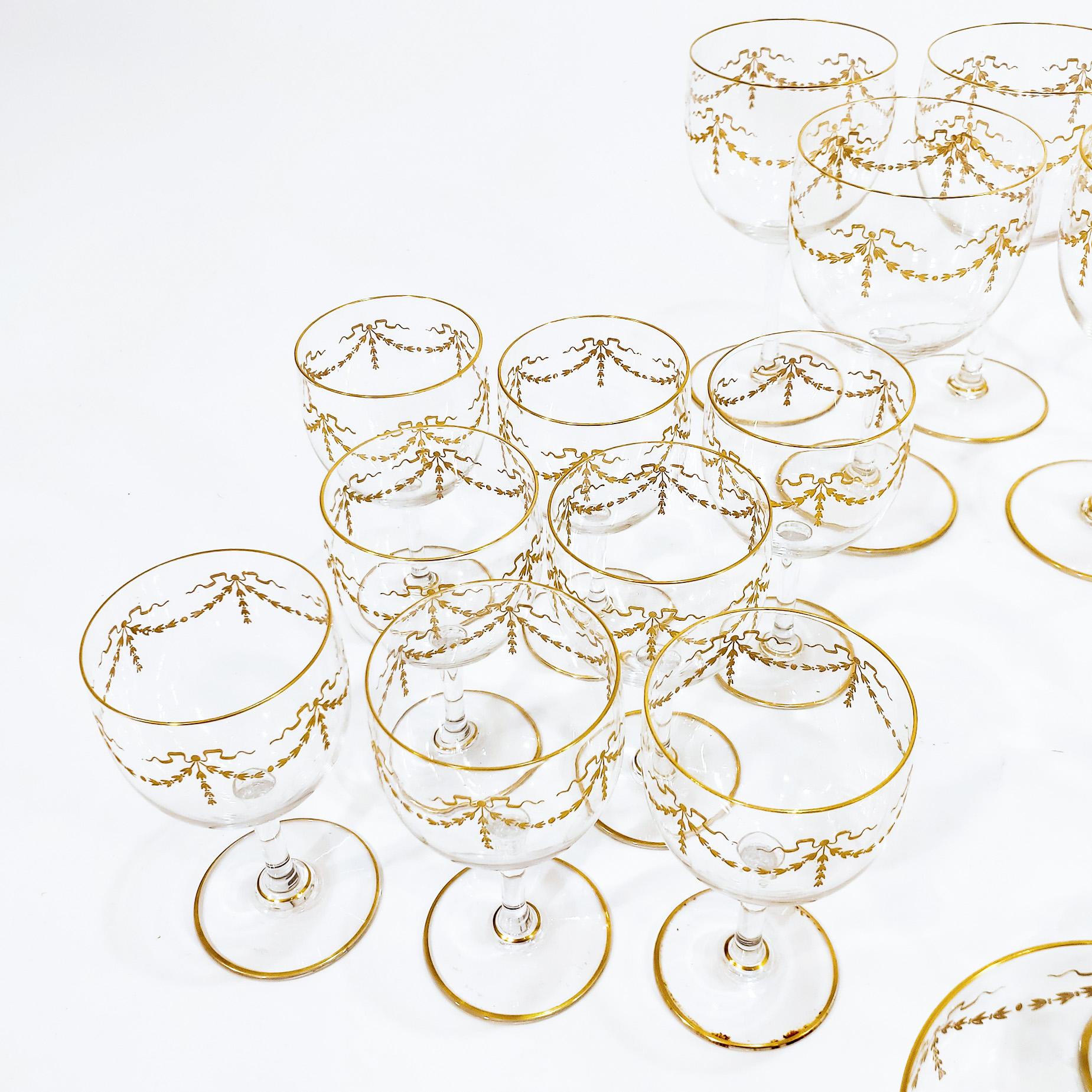 Cristal Baccarat. Verrerie de 43 pièces de style Louis XVI, France, milieu du 19e siècle en vente