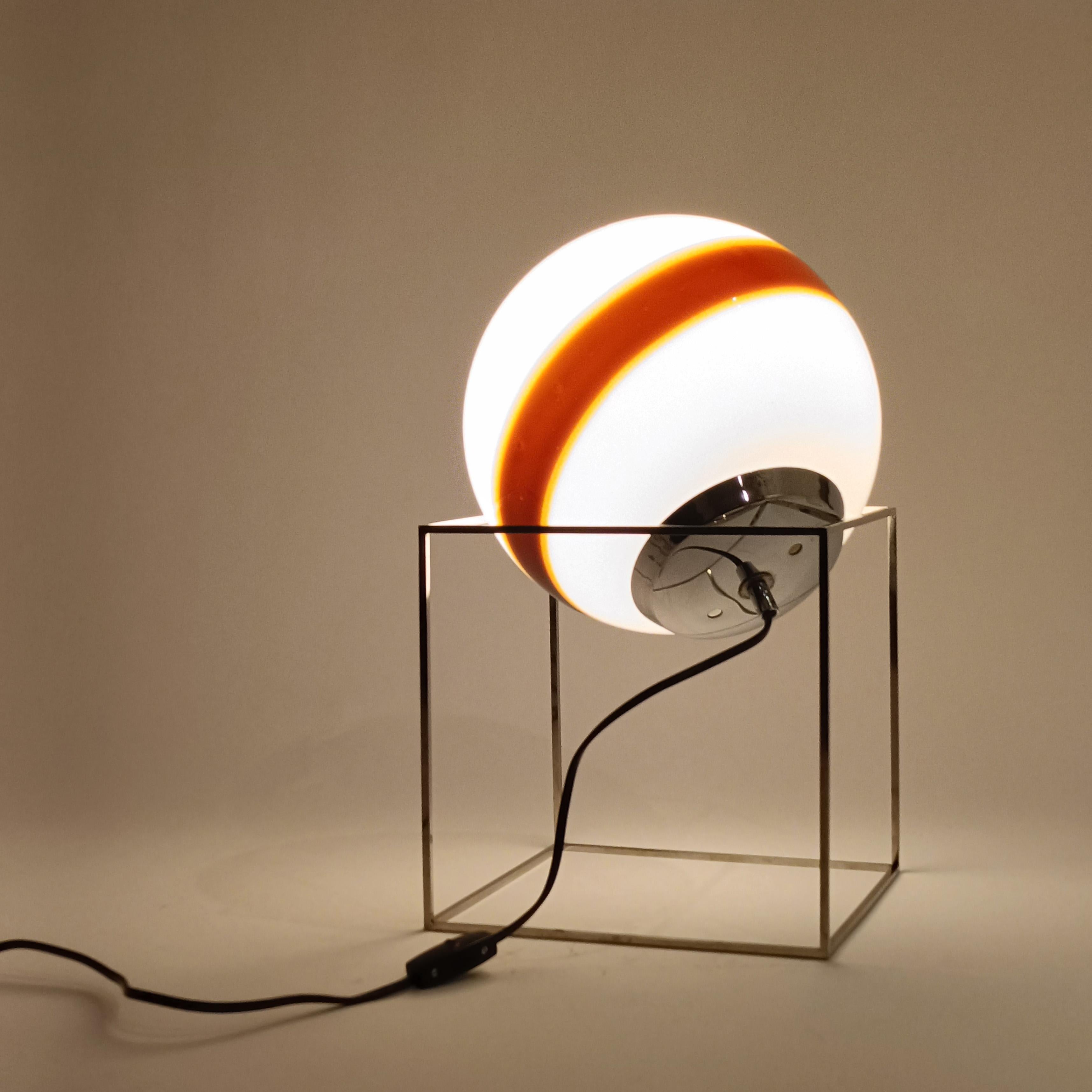Fin du 20e siècle L'âge de l'espace. Lampe de table ou lampadaire en murano et acier, Italie, années 1970 en vente