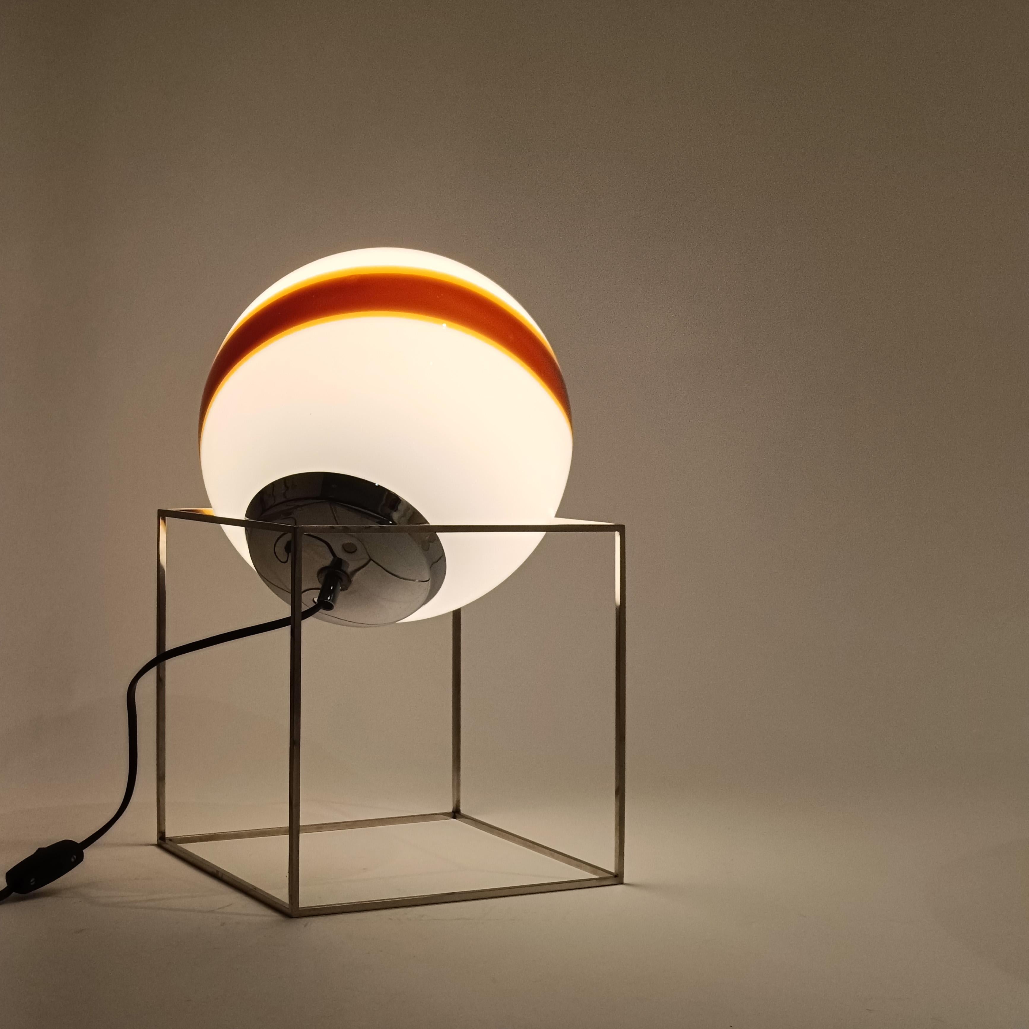 Métal L'âge de l'espace. Lampe de table ou lampadaire en murano et acier, Italie, années 1970 en vente