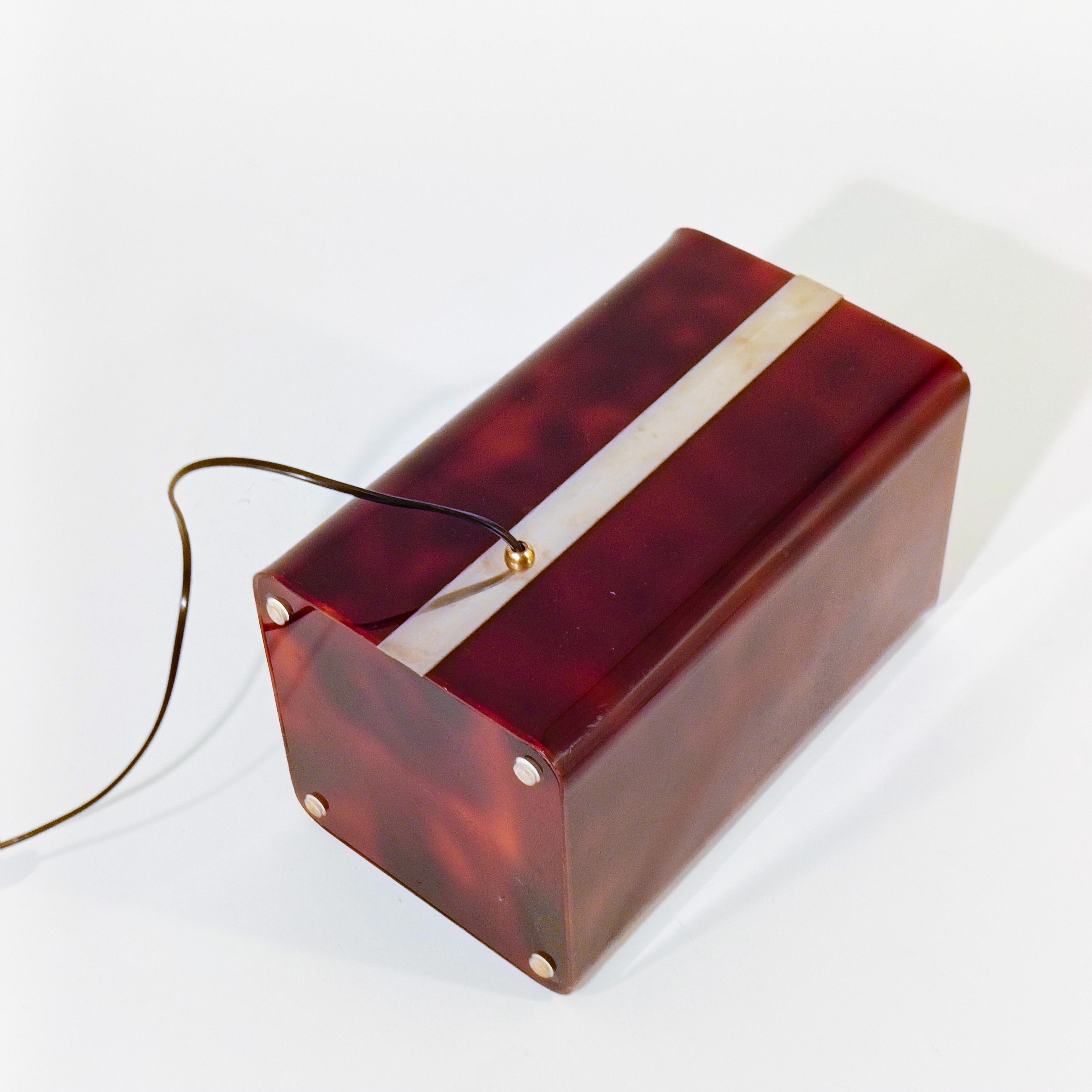 Harvey Guzzini. Lampe de table en acrylique en forme d'écaille de tortue, Italie, 1970 en vente 2