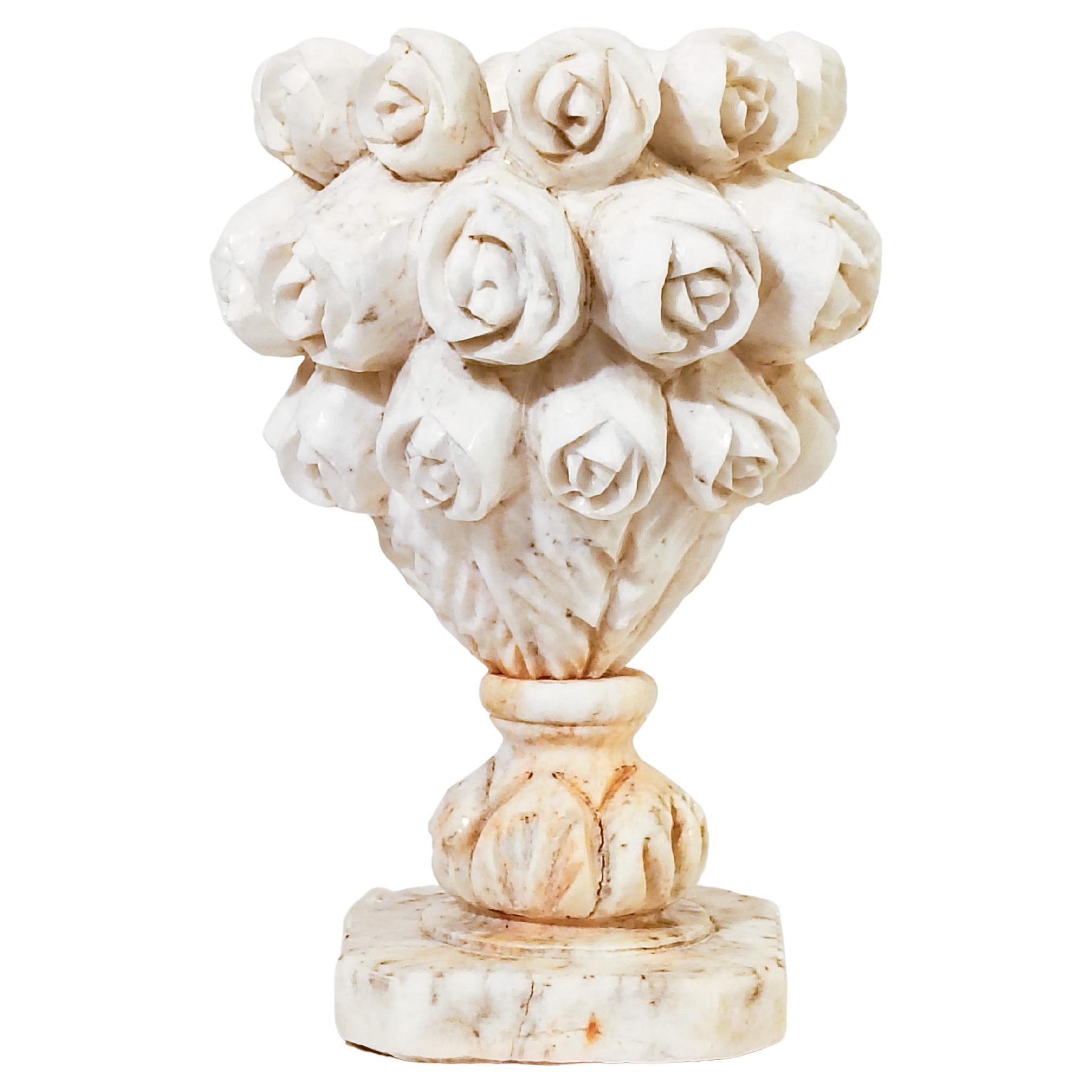 Neoklassischer Stil. Handgeschnitzte Alabaster-Tischlampe, Spanien, 1950er Jahre im Angebot