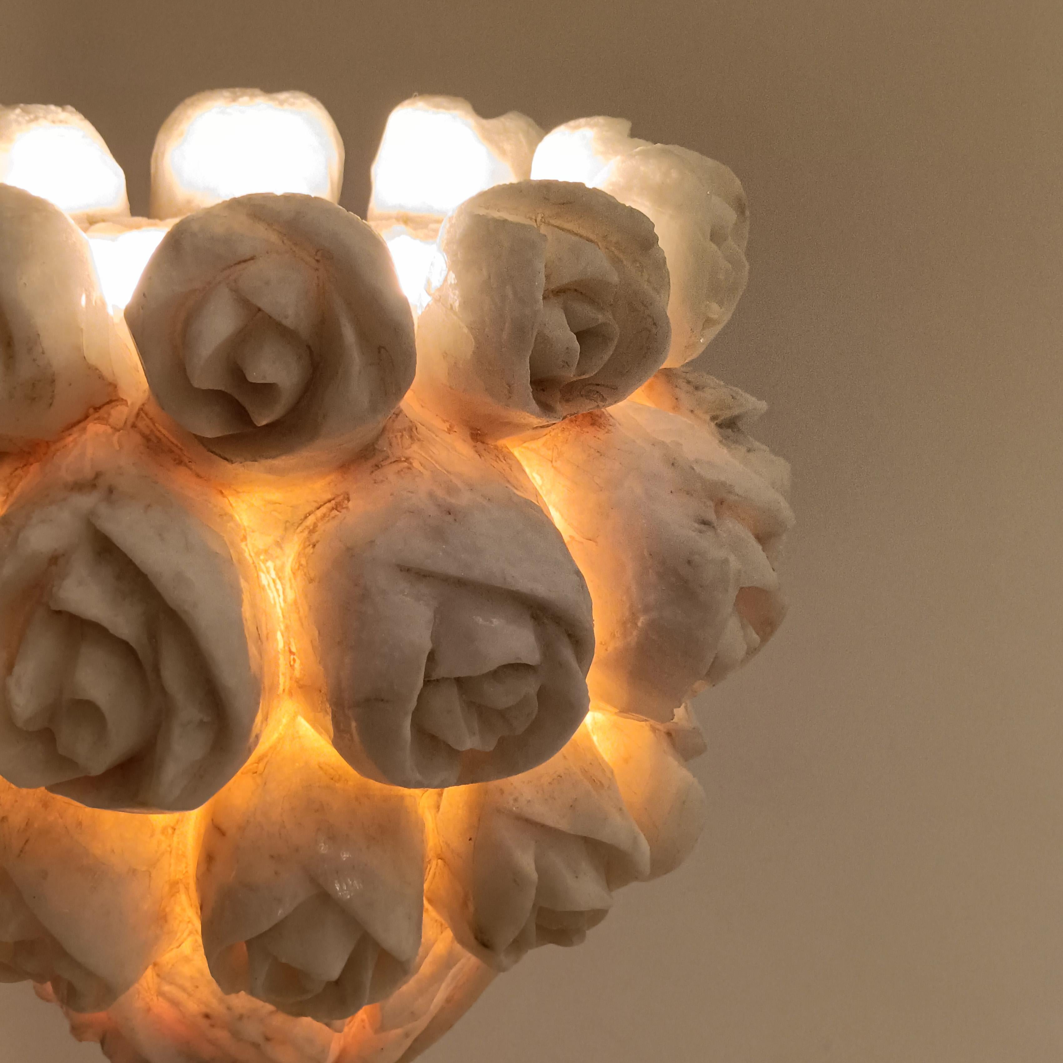 Neoklassischer Stil. Handgeschnitzte Alabaster-Tischlampe, Spanien, 1950er Jahre im Angebot 3
