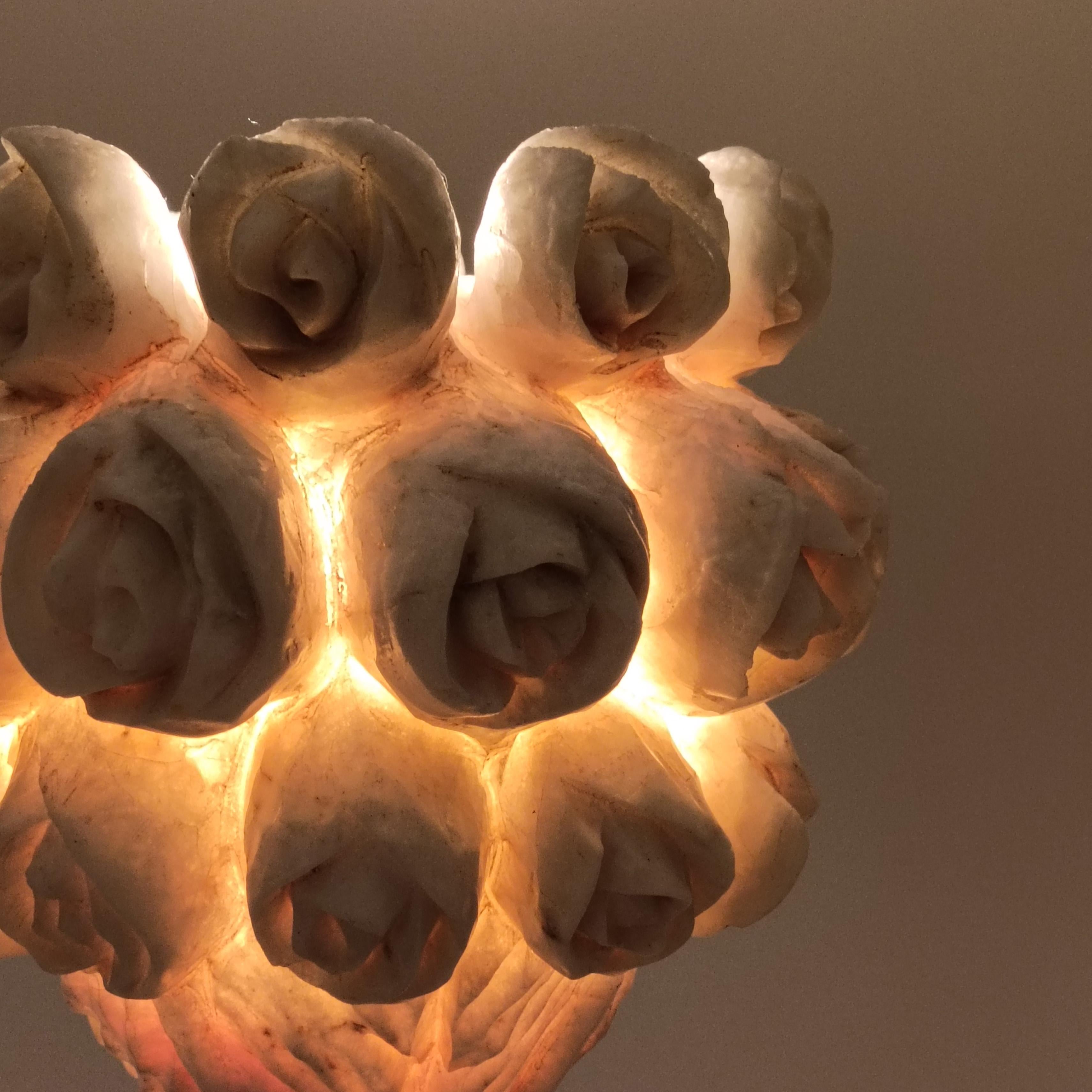 Neoklassischer Stil. Handgeschnitzte Alabaster-Tischlampe, Spanien, 1950er Jahre im Angebot 4