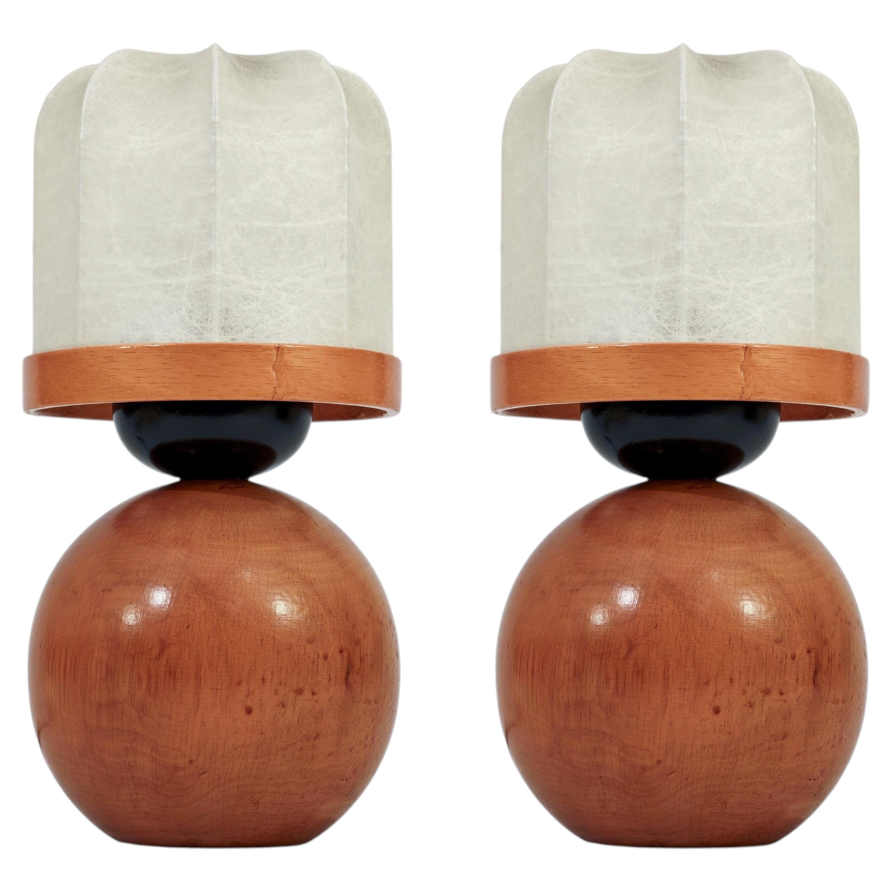 Cocoon and pine wood. Mid-Century Modern and Space Age table lamps, Italy, 1970s For Sale