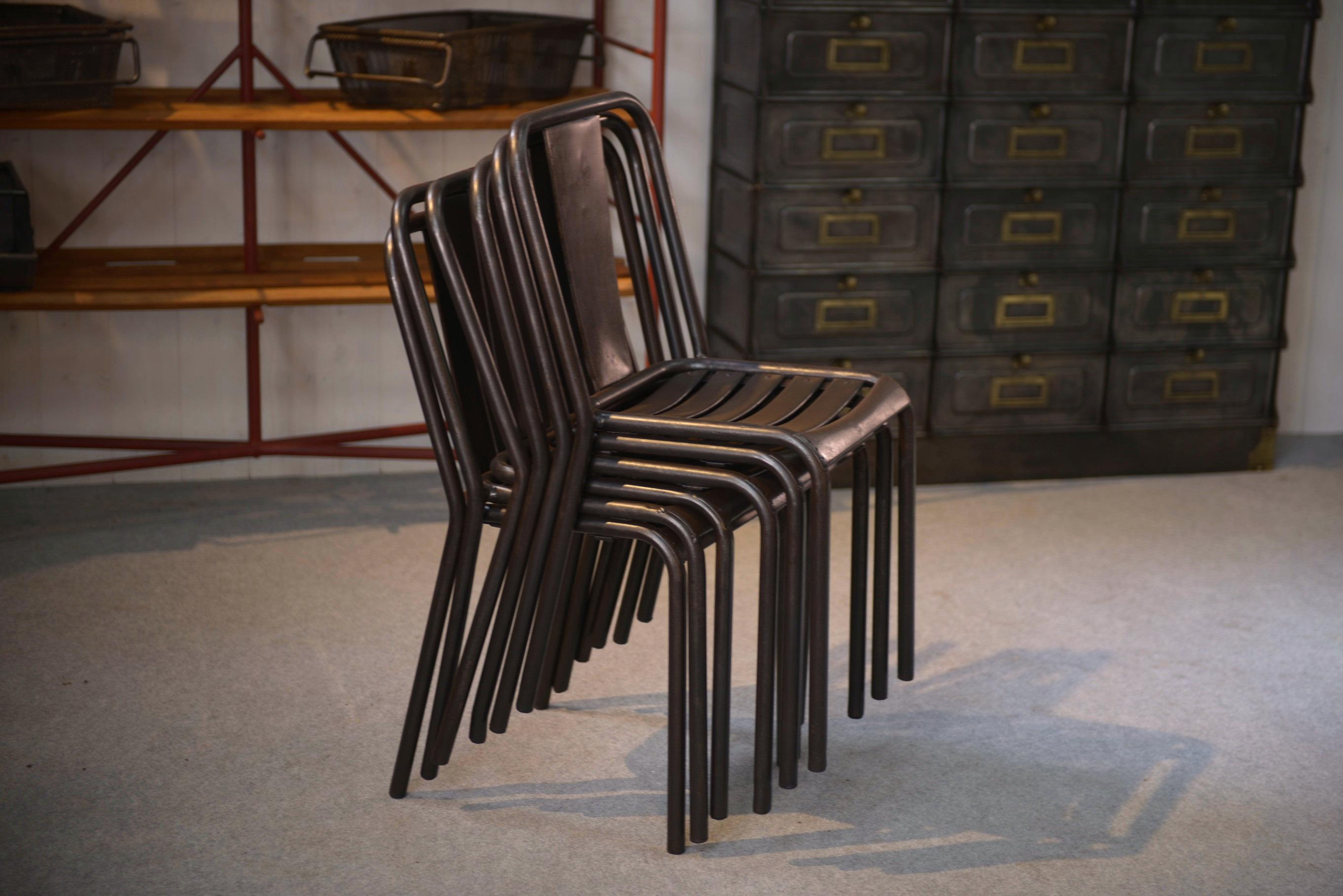 Industrial Ensemble de 6 chaises Tolix modèle T3 par Xavier Pauchard 1950's For Sale