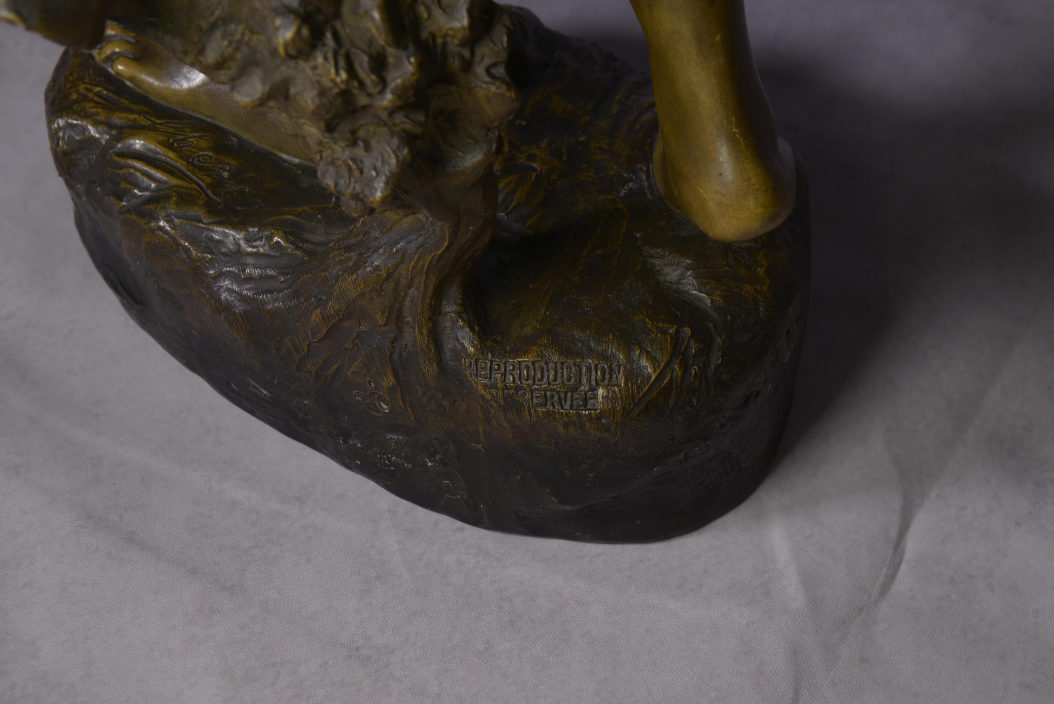 Terracotta Statue en terre cuite femme porteuse d'une jarre signée XX's For Sale