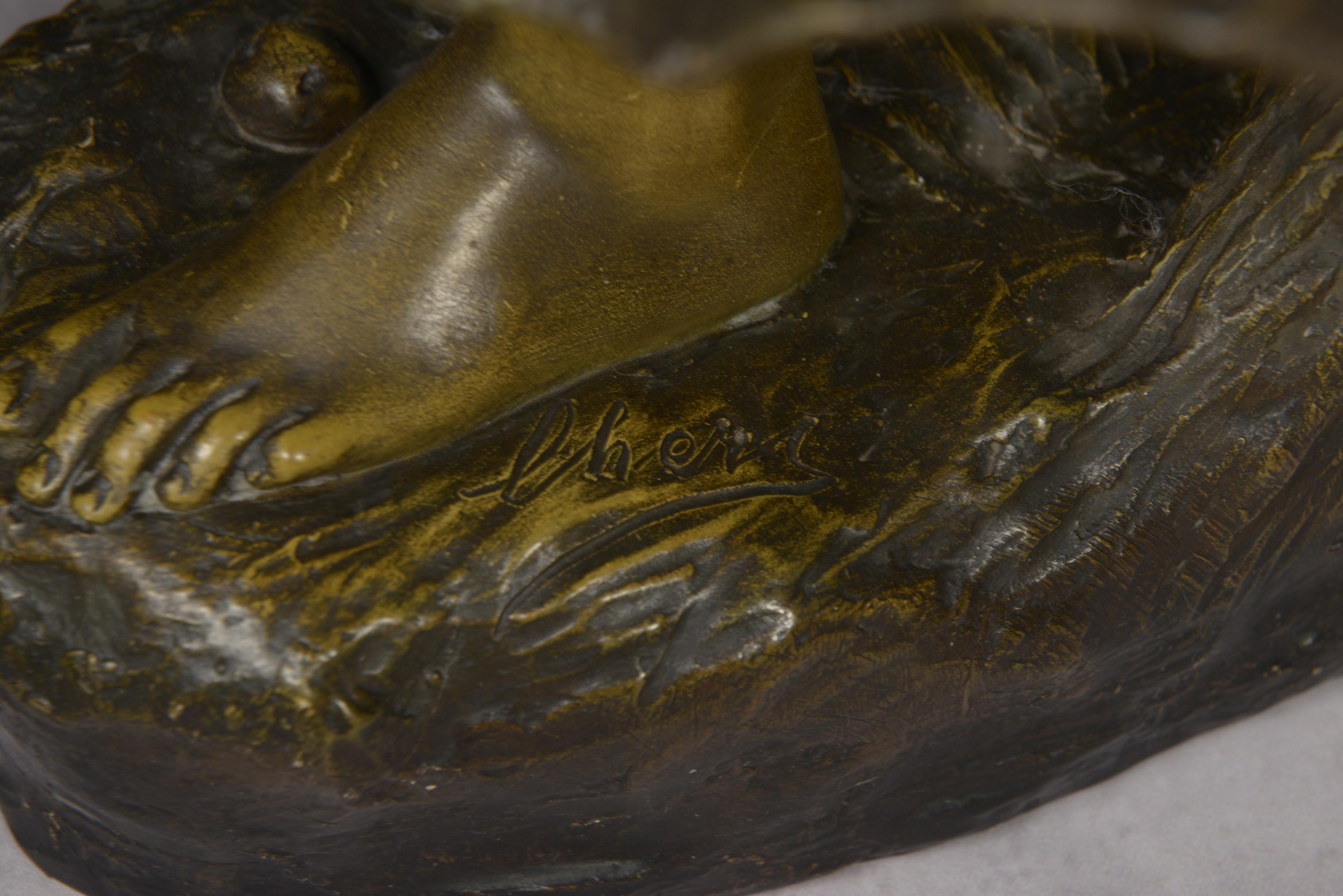Statue en terre cuite femme porteuse d'une jarre signée XX's For Sale 3