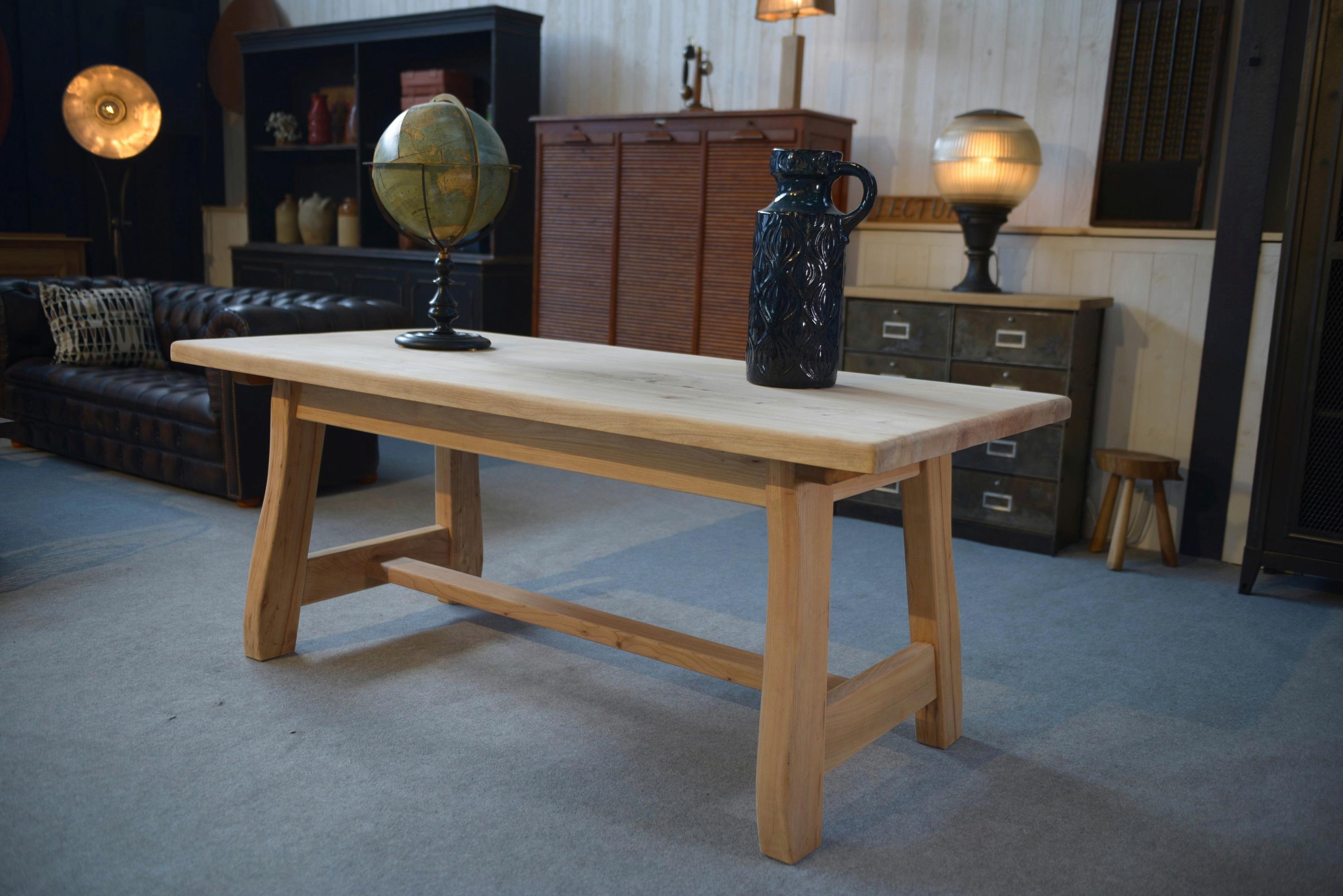 Table de la salle à manger en orme 1960's en vente 5