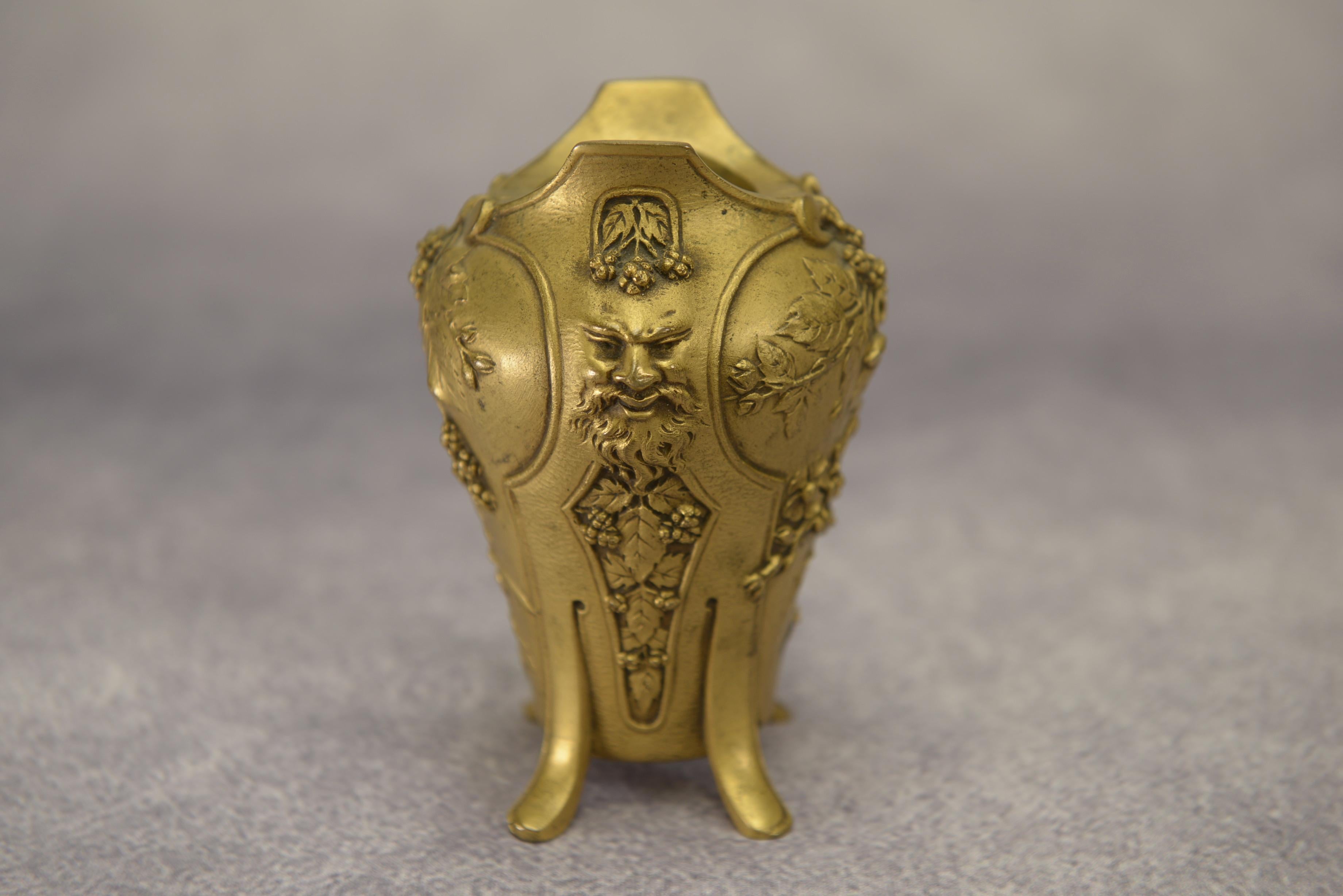 Vase en bronze Art Nouveau par LOUCHET Ciseleur - 1900s For Sale 2