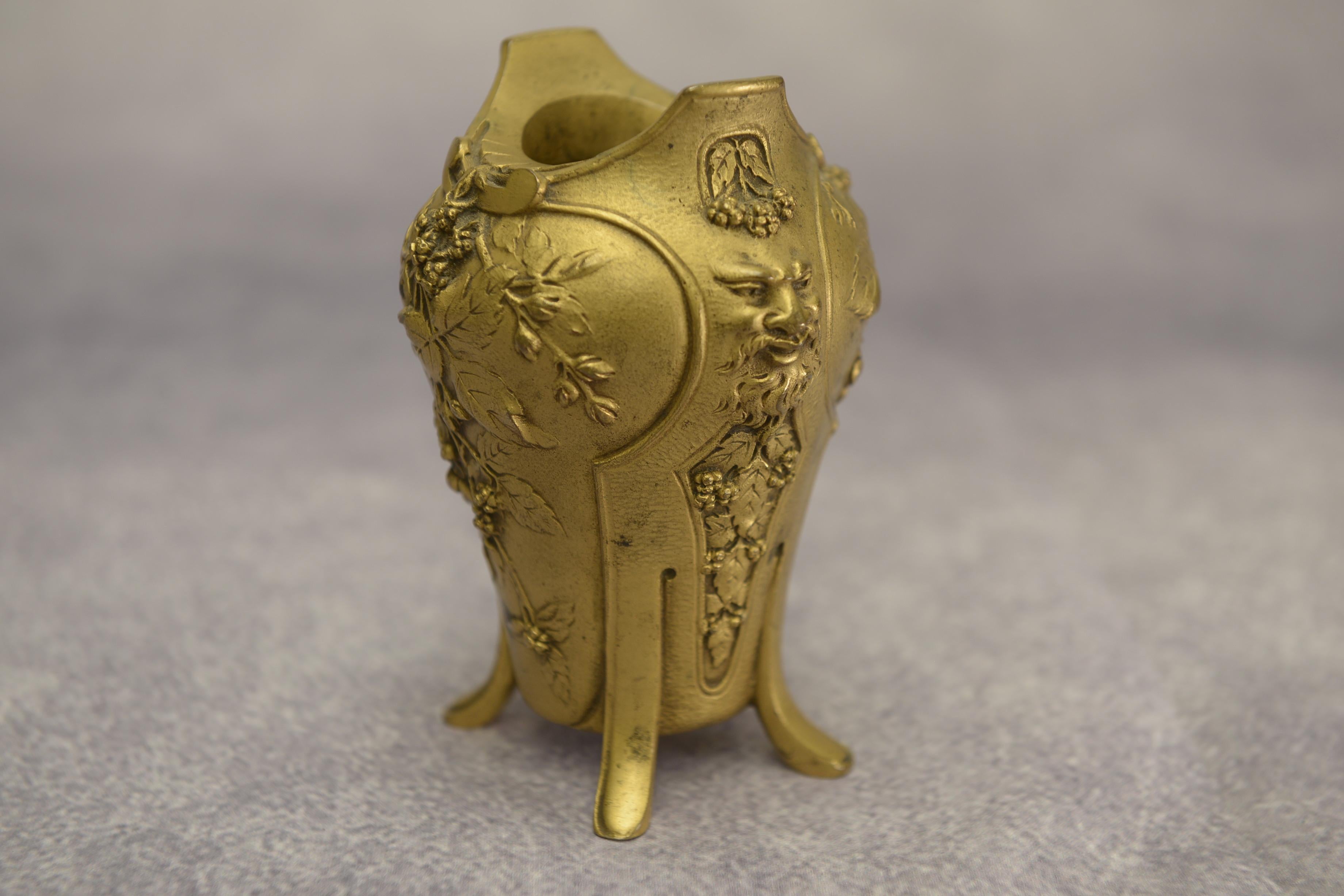 French Vase en bronze Art Nouveau par LOUCHET Ciseleur - 1900s For Sale