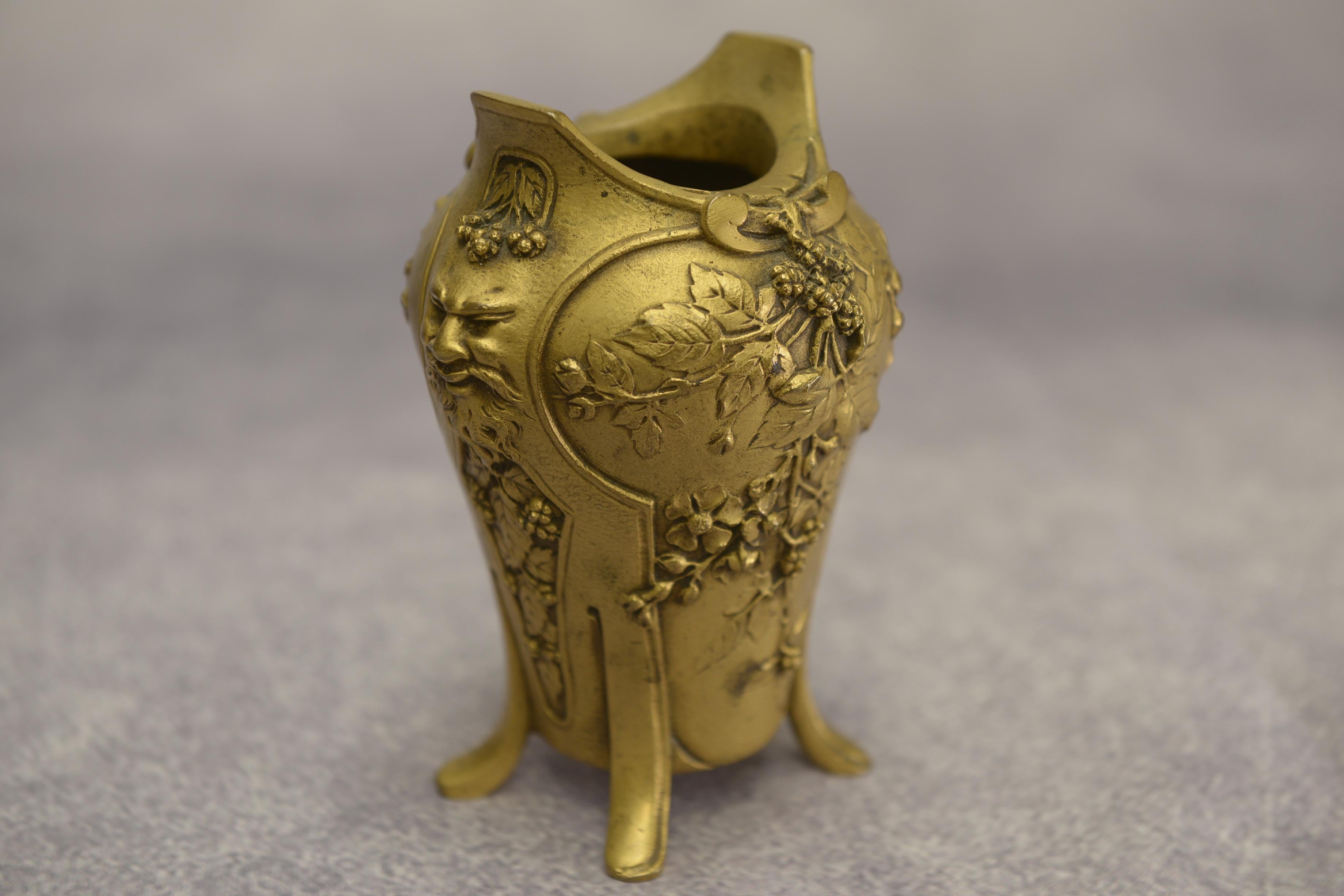 Vase en bronze Art Nouveau par LOUCHET Ciseleur - 1900s For Sale 3